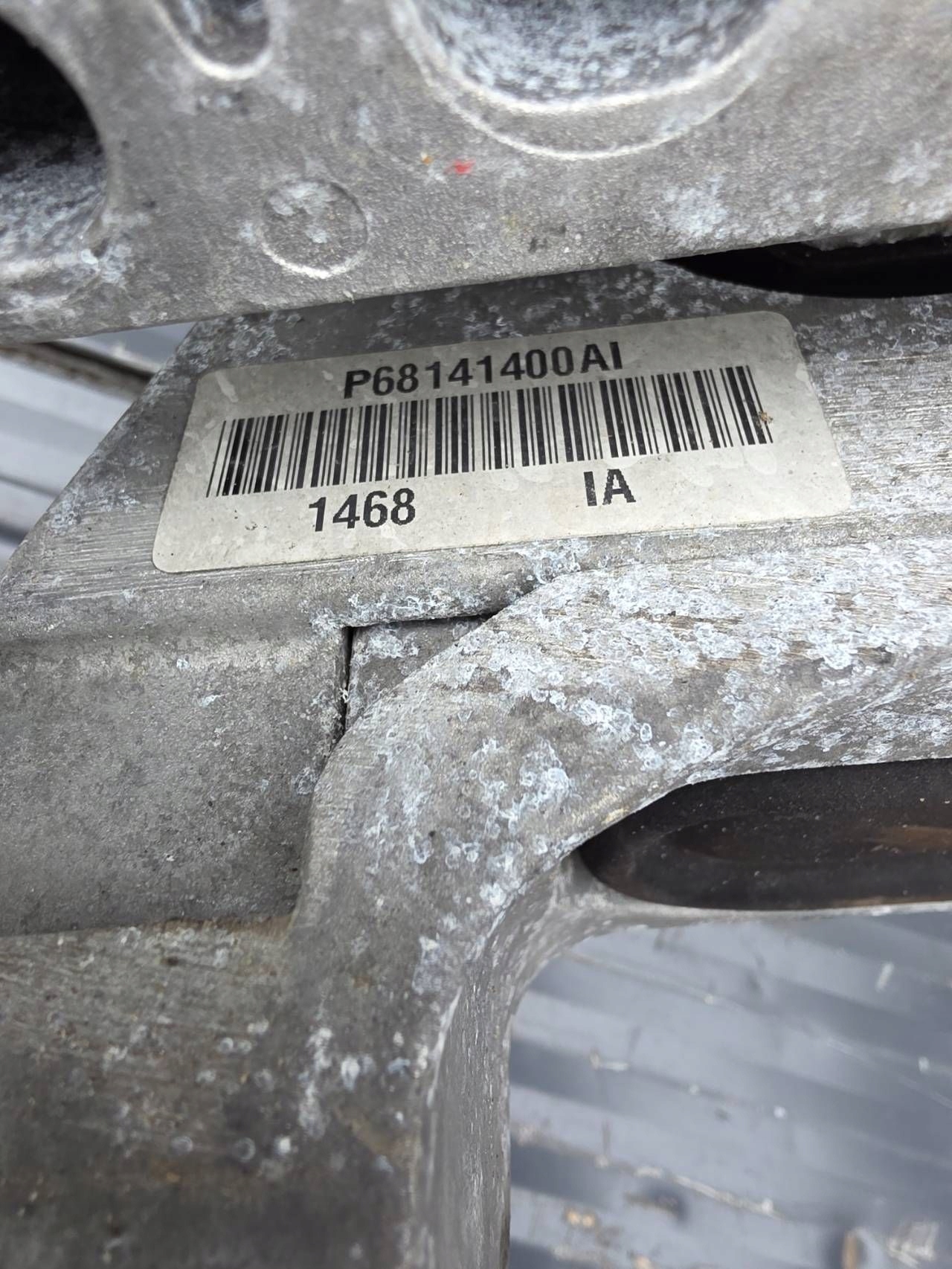 JEEP CHEROKEE KL LIFT 2.2D airbag engine mount P68141400A