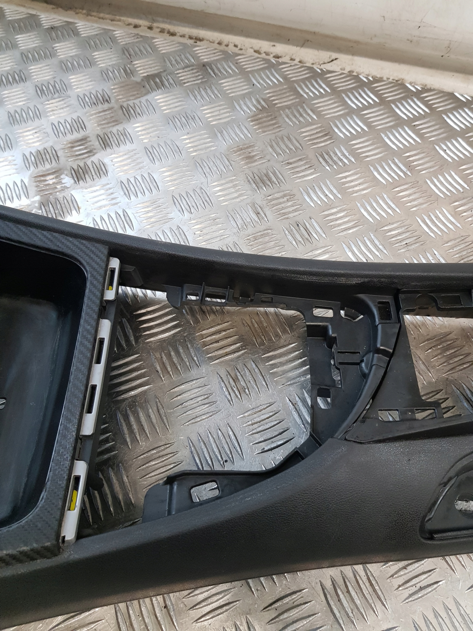 TUNEL central BMW 1 E87 06R
