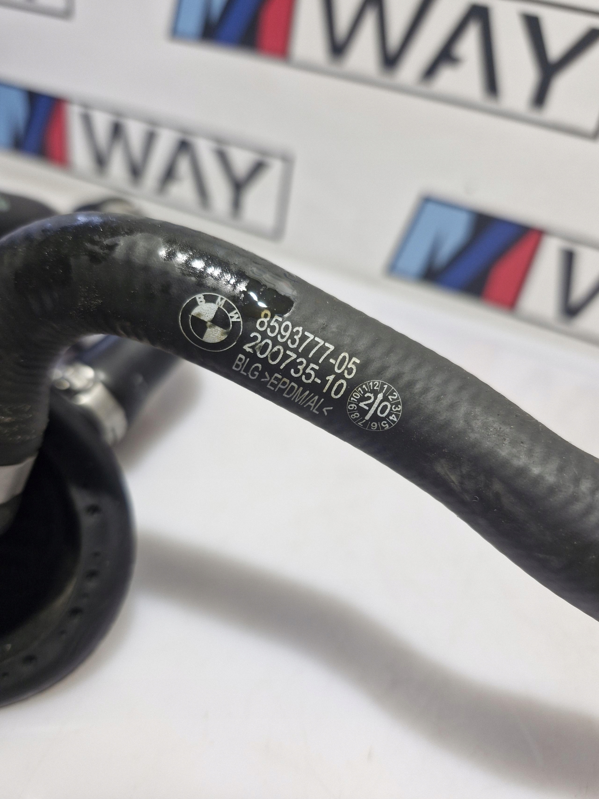 BMW G20 G21 prijenos cijev crijevo vode 6830587 8593777 8593778