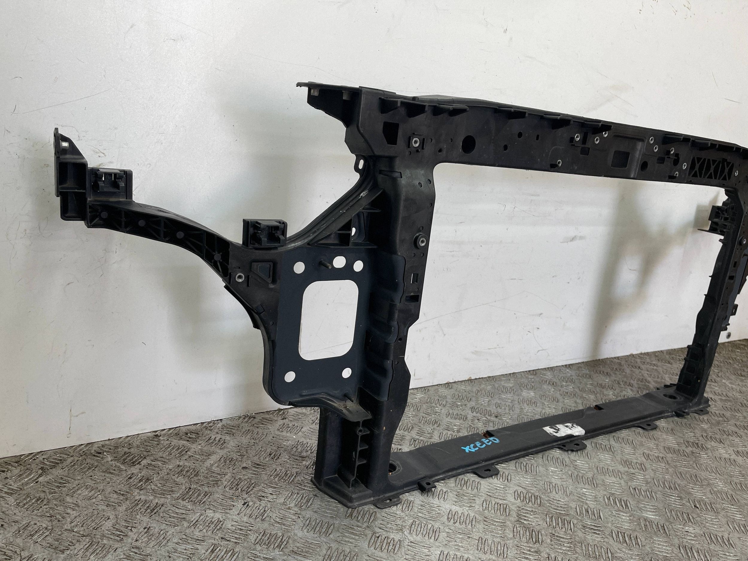 bar, wall front front KIA XCEED X-CEED 64102-J7500