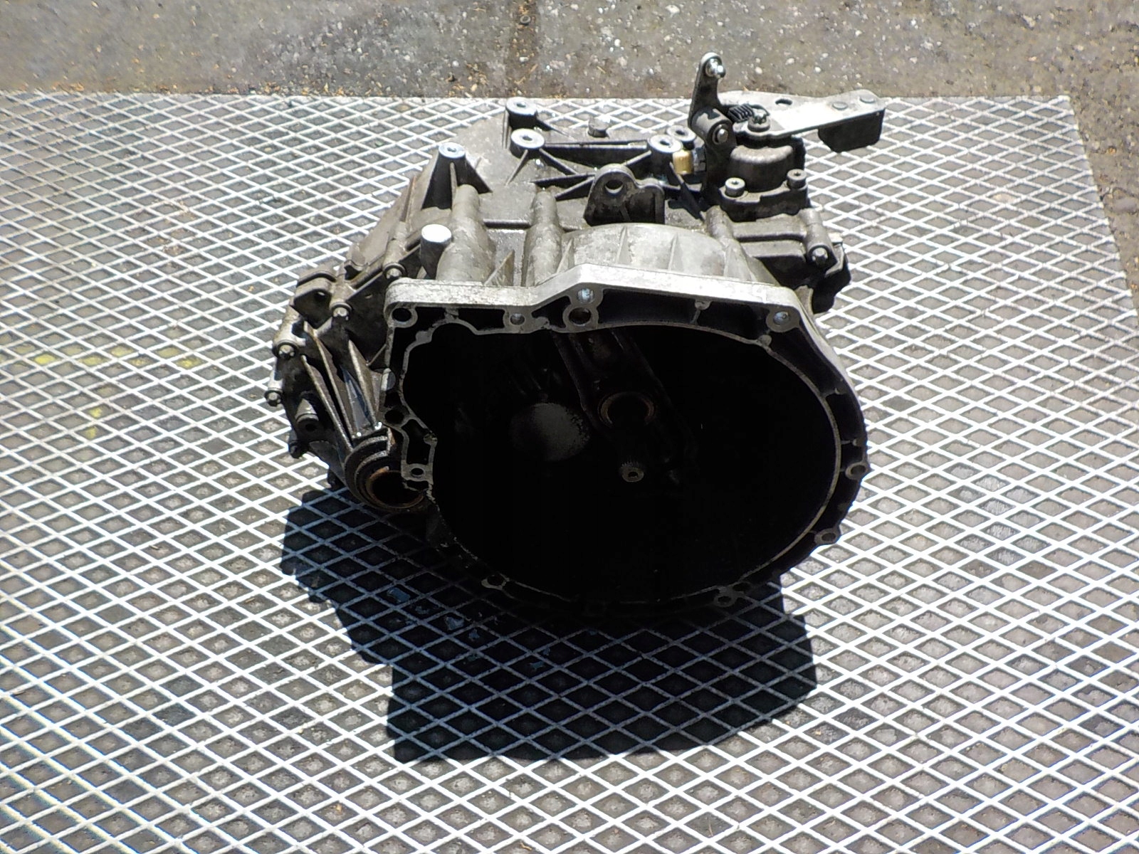 MINI MINI (R56) 1.6 16V B Getriebe 7568722-04