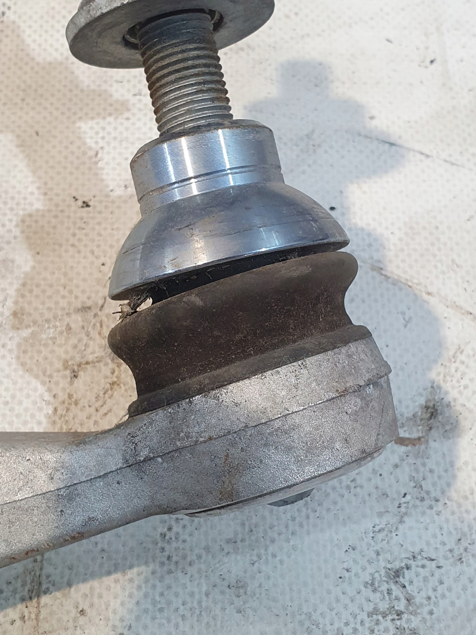 stabilizer rod right MERCEDES X247 GLB 22r.