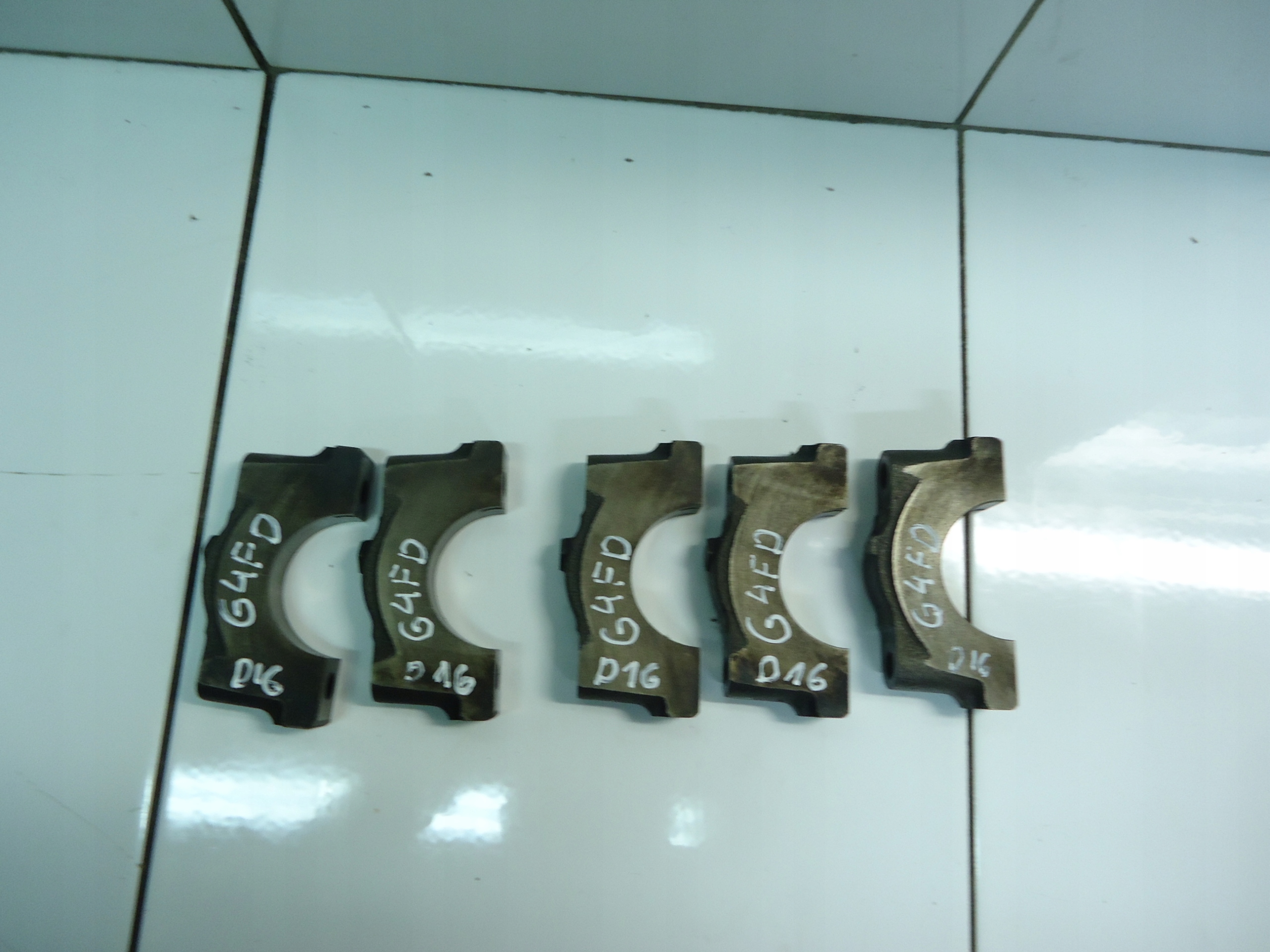 HYUNDAI I30 KIA 1.6 16V G4FD STOPA holder cams