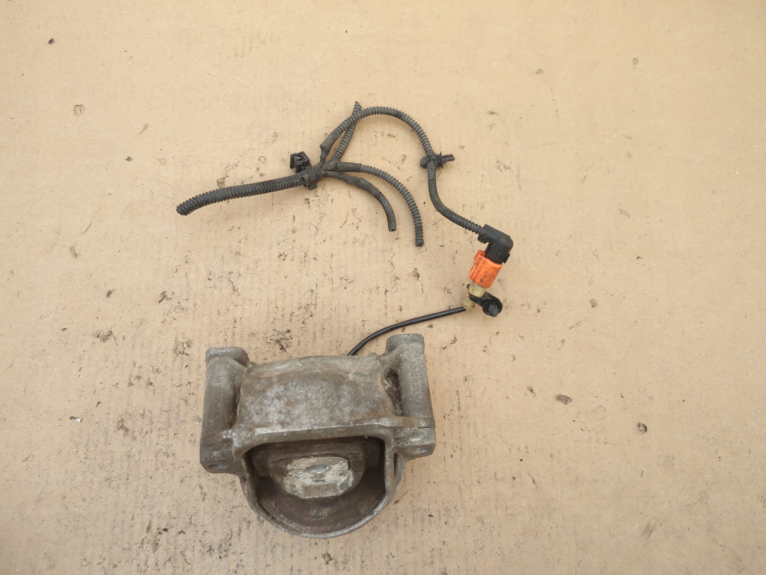 holder engine mount AUDI A5 8T 2.0 TFSI 782516141206