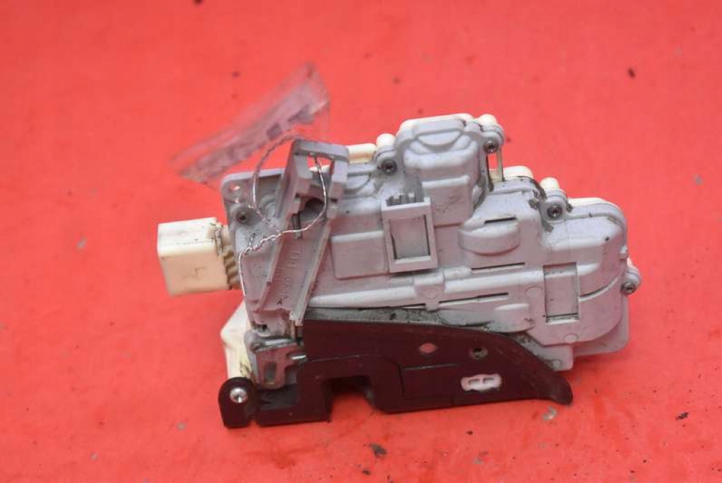 lock door right front front EU 3C1837016A VW PASSAT B6 05-10