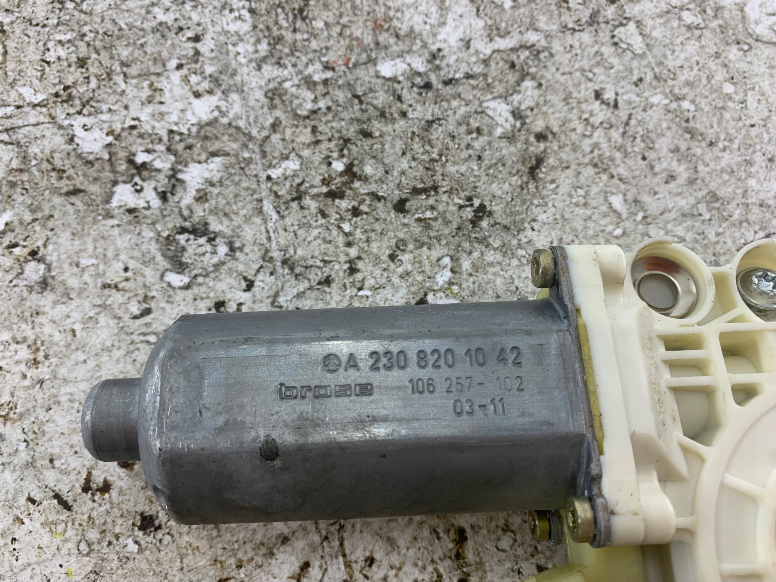 MERCEDES W414 VANEO mini motor windows left front A2308201042