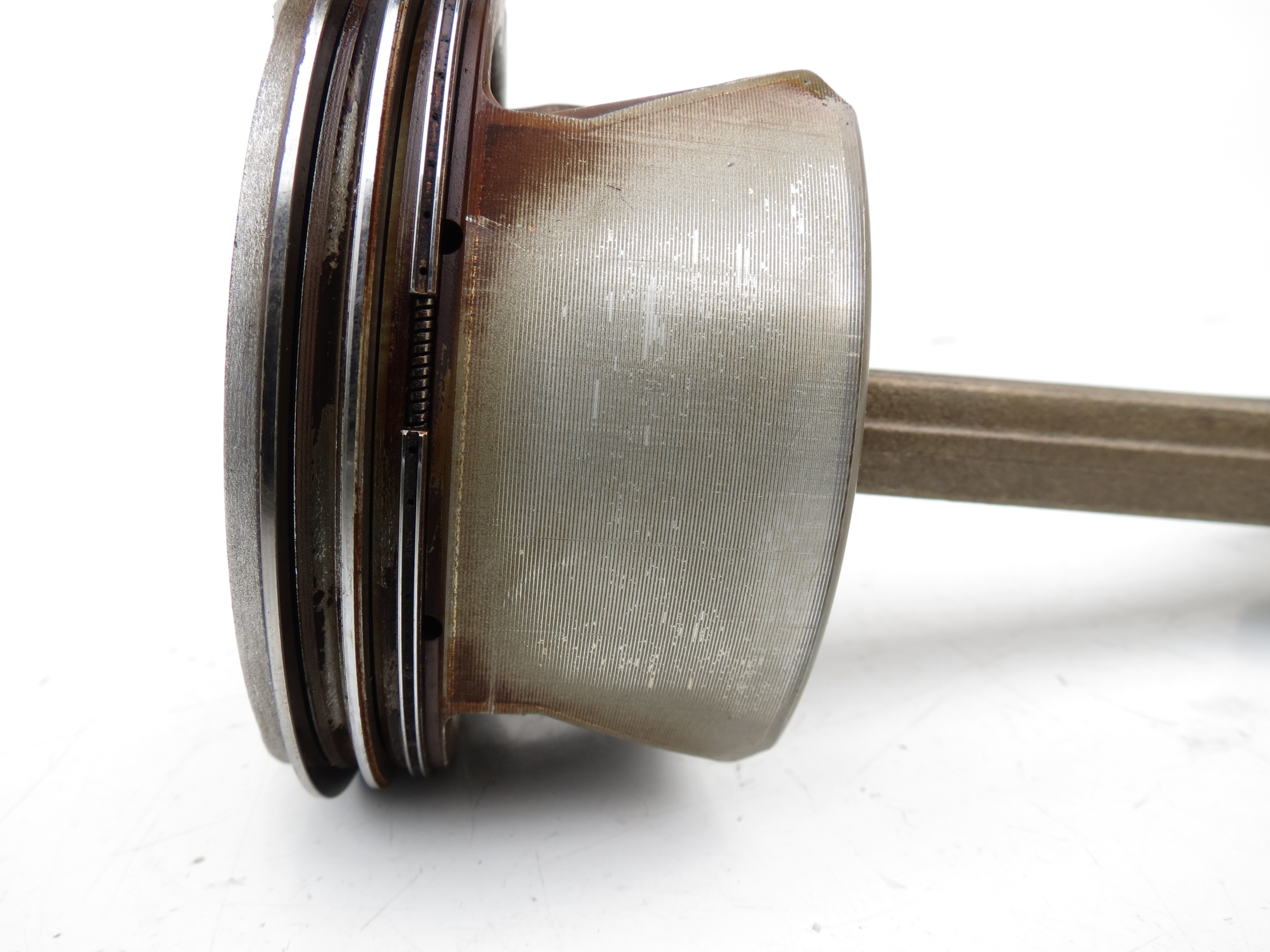 Piston + Bielle M48.01 PORSCHE CAYENNE 7L 4.8 V8