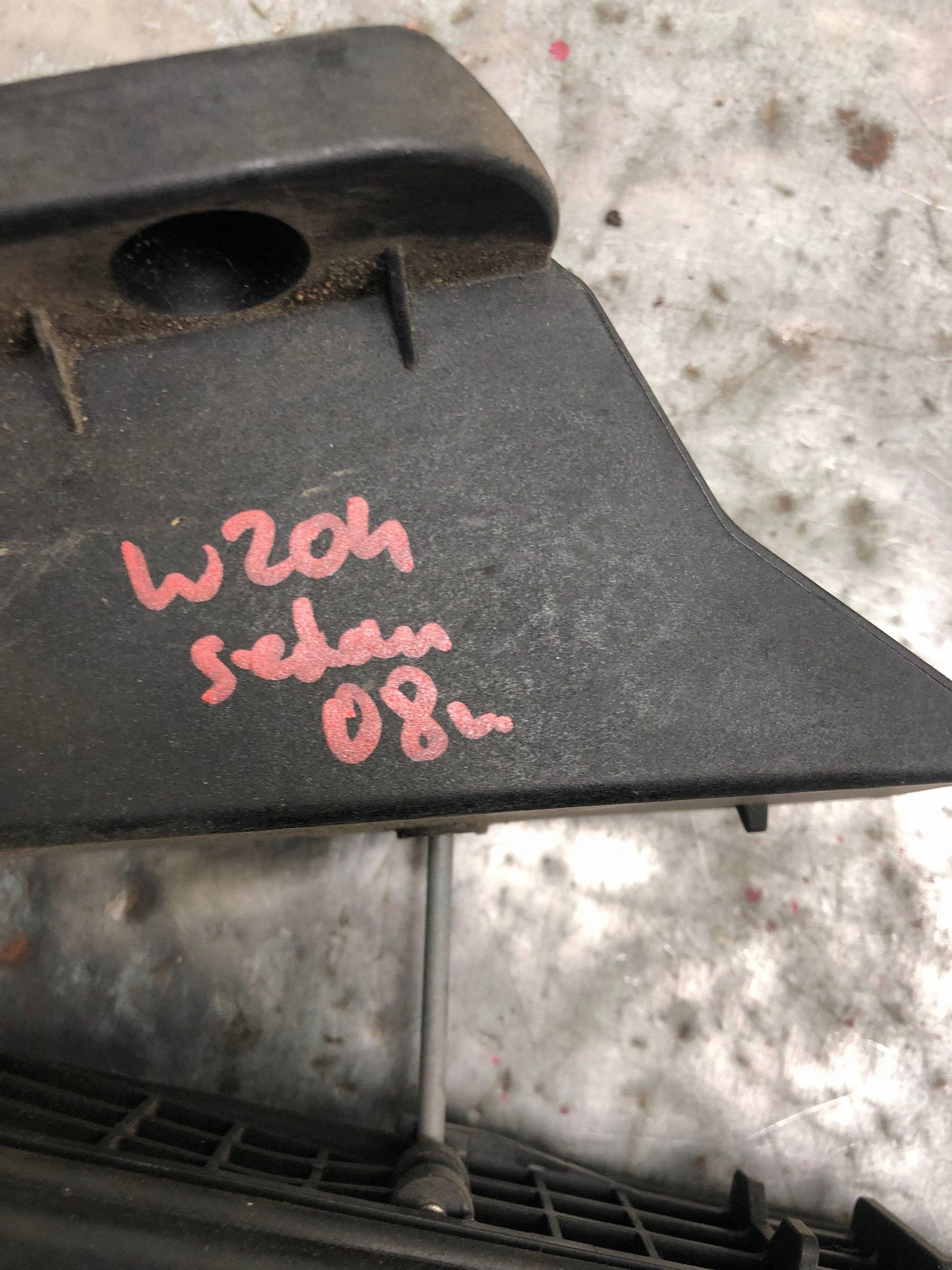 accelerator pedal MERCEDES W204 sedan A2043000004