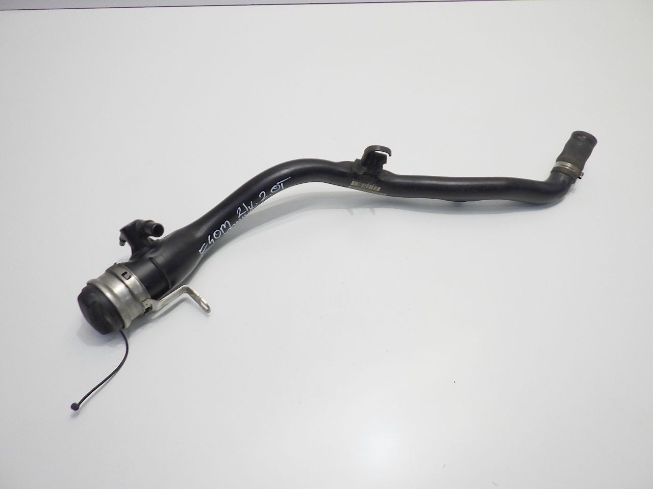 BMW F40 M135iX 2.0 T 2021 труба топливного бака 7458657