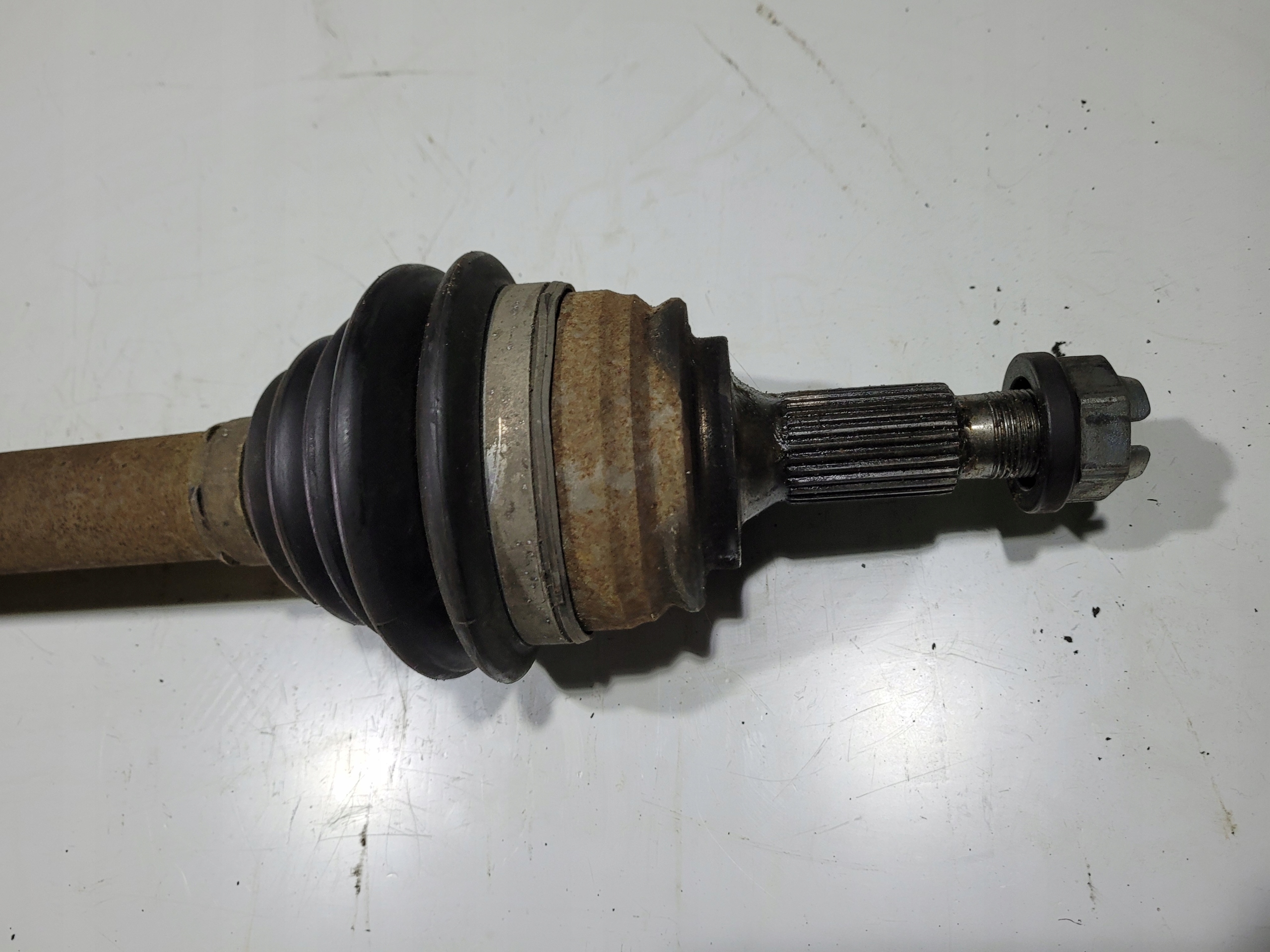 semi-axis left short. PEUGEOT 308 T9 II 1.6 THP MANUAL