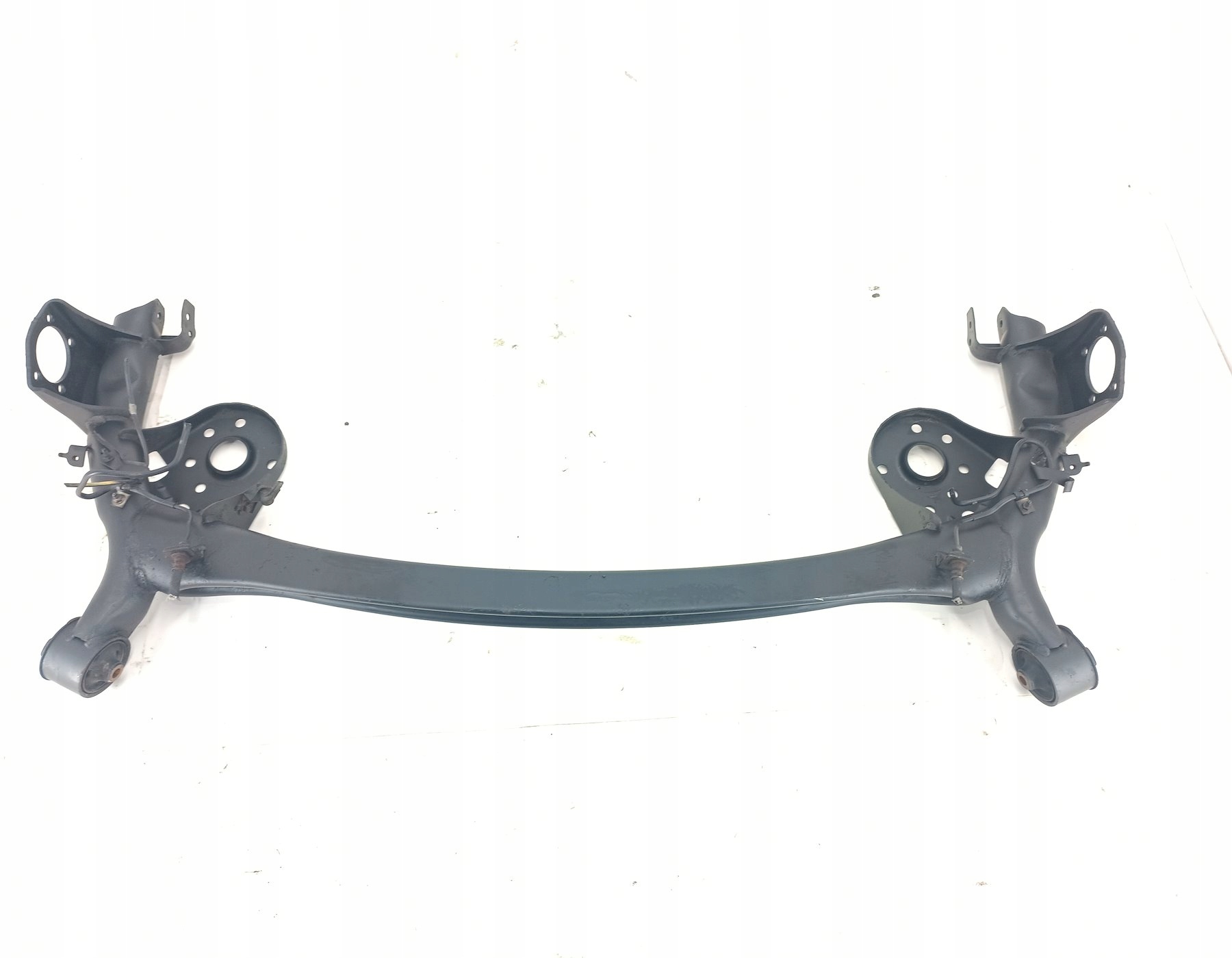 BELKA OŚ TYLNA ZAWIESZENIA TYŁ TOYOTA URBAN CRUISER 4X4 4WD