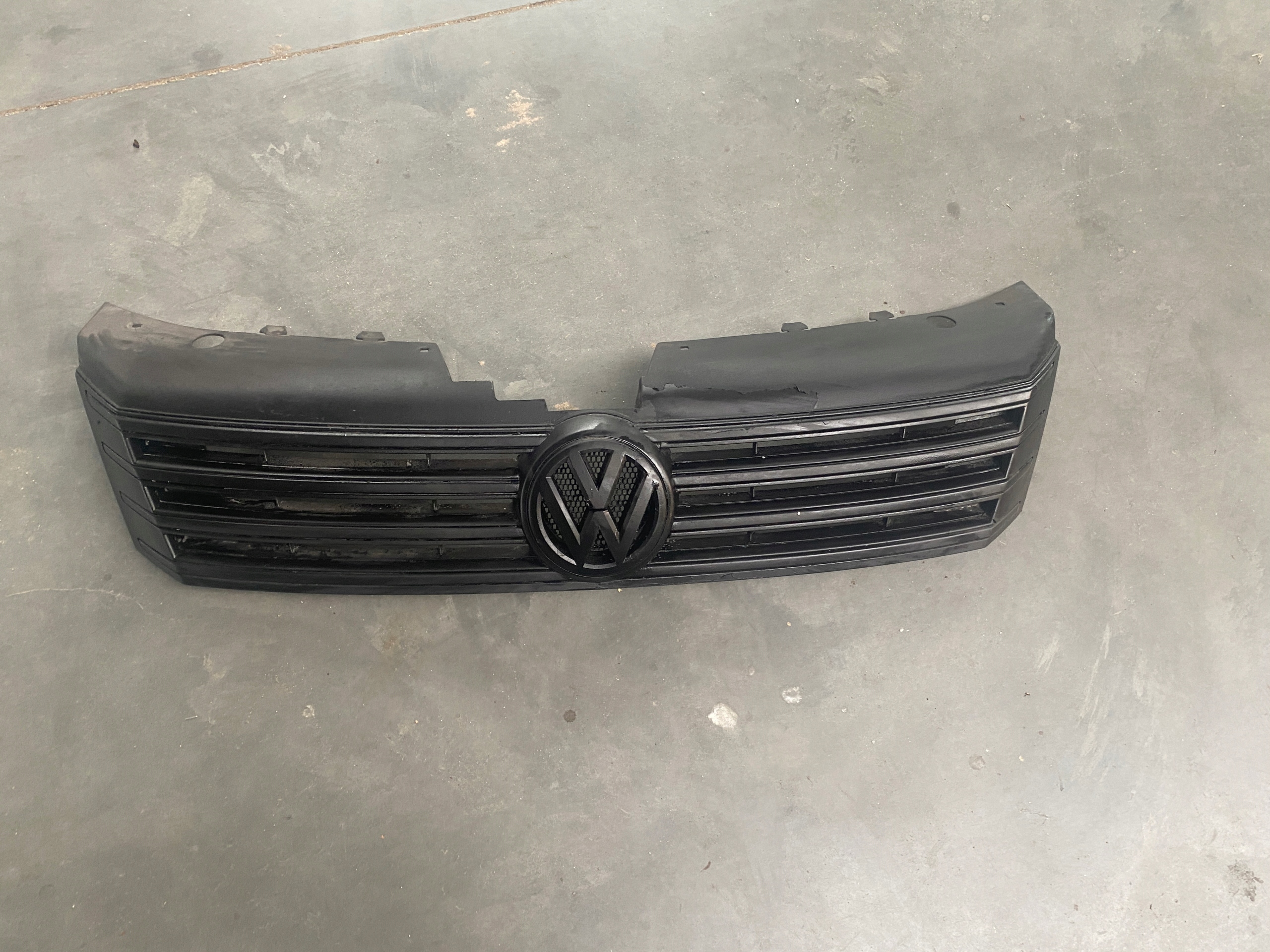 VW PASSAT B7 GRILL ATRAPA 3AA853651