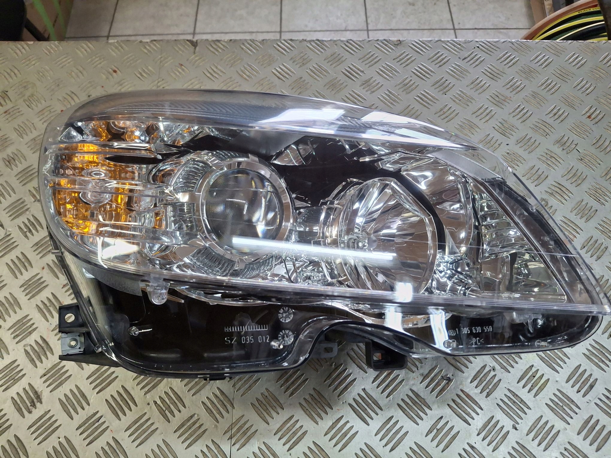 light right front lens MERCEDES C-KLASA W204 2007R->