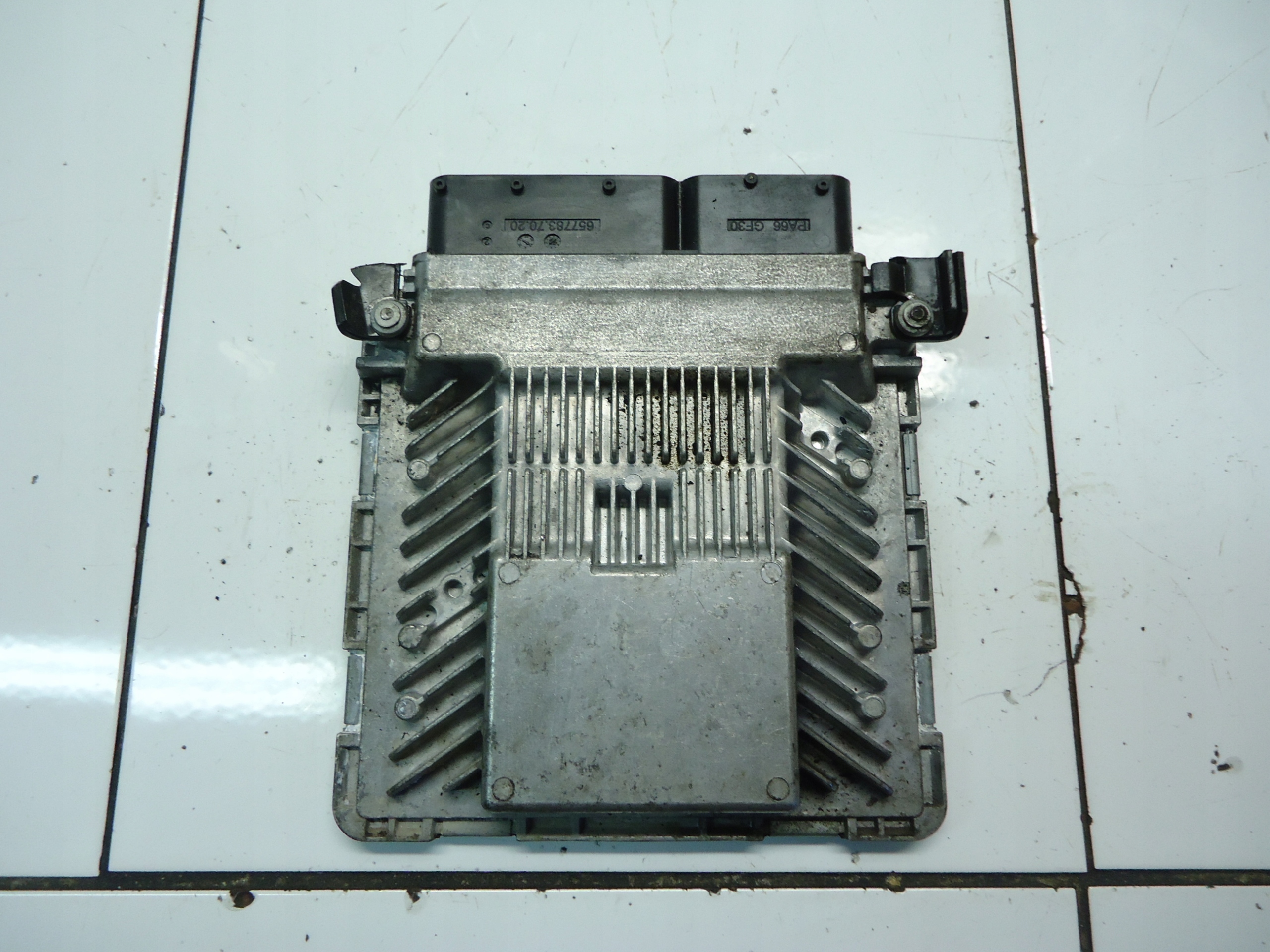 AUDI A4 B7 A6 C6 3.2 FSI V6 AUK computer control unit 8E0907559H 8E1910559