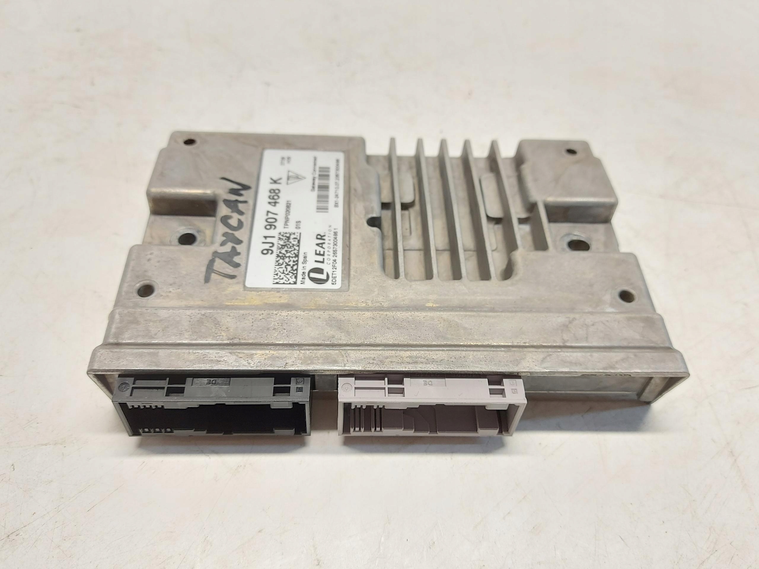 Porsche Taycan GTS 9J1 2023r module control unit GATEWAY 9J1907468K