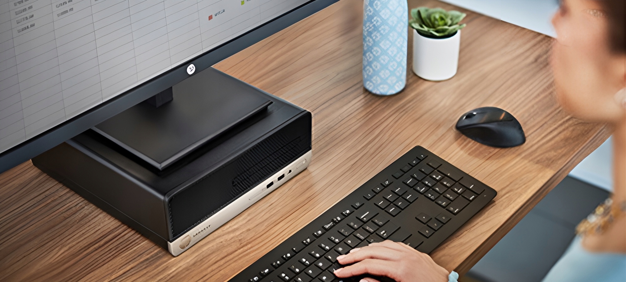 Komputer HP EliteDesk 705 G4 SFF AMD PRO A10 3.50GHz 16 GB 256 SSD Win10PRO Seria AMD A10