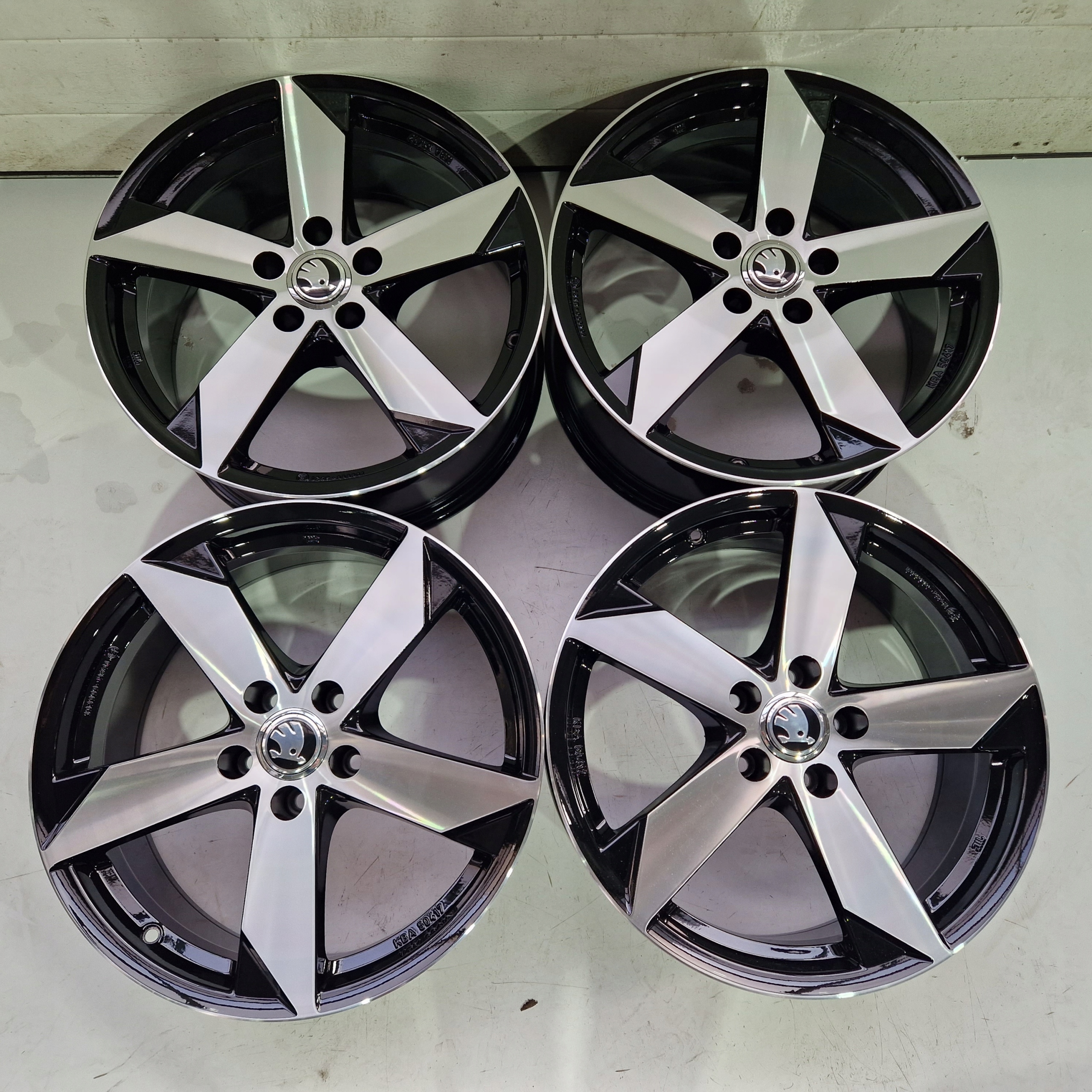 SKODA SUPERB III II OCTAVIA II III YETI 5x112 18'' Et40