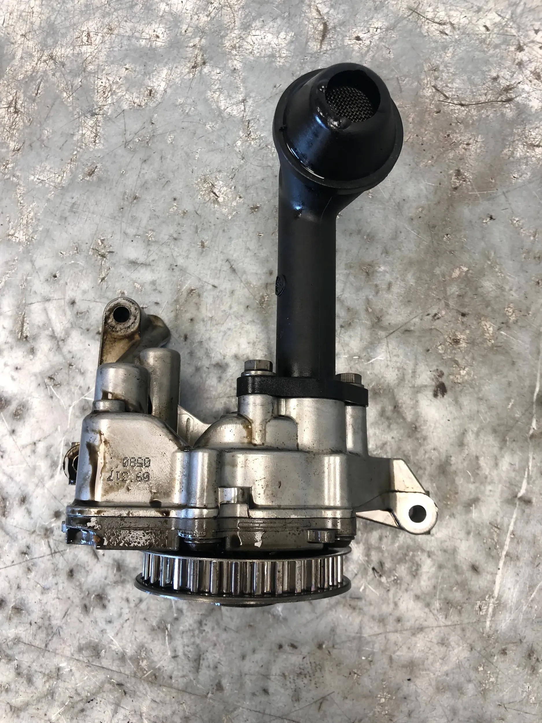 Pompa olio 1.6 TDI CAY VW POLO V 6R 03L115105C