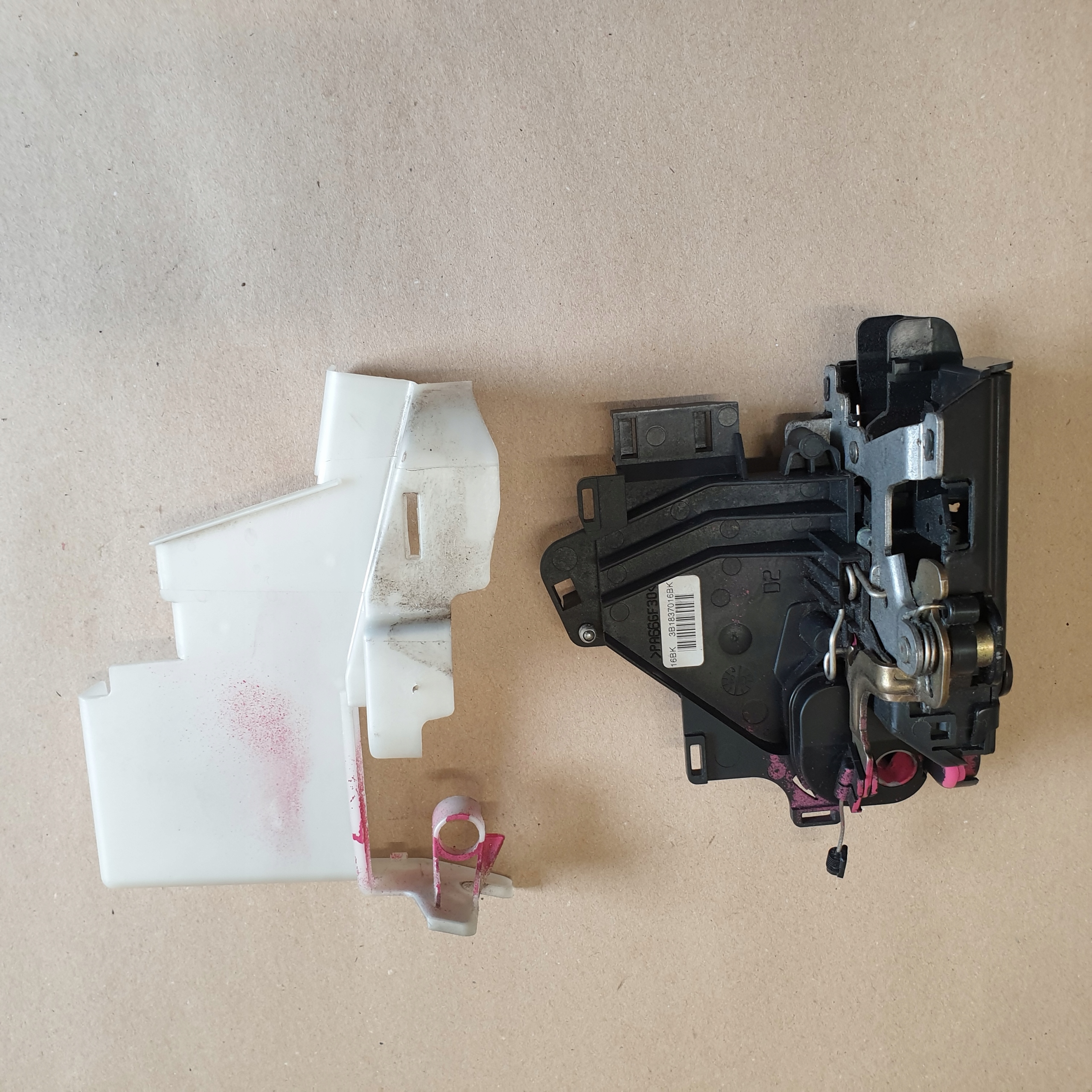 lock door cover right front VW PASSAT B5 EU OE