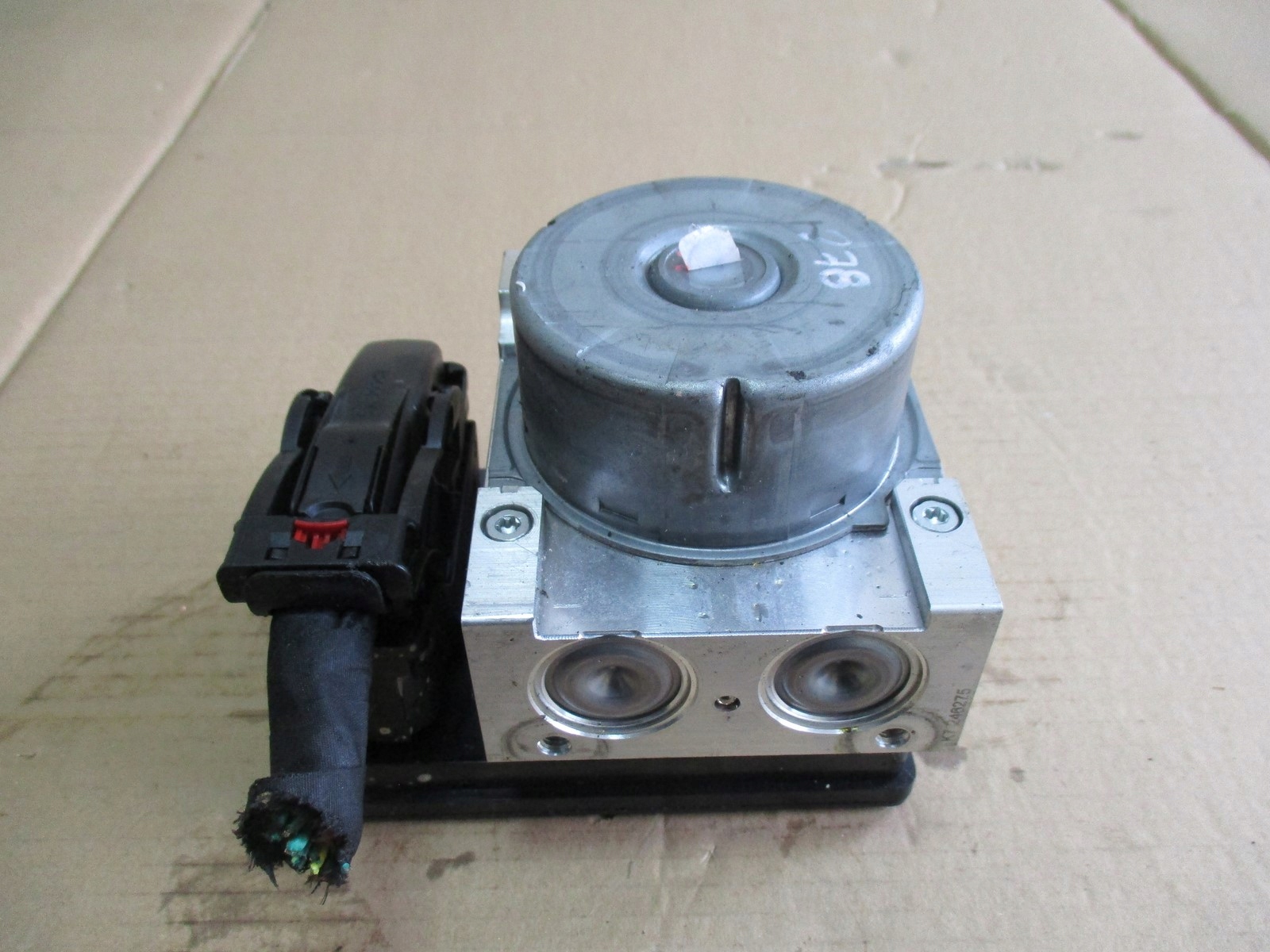 Головний гальмівний циліндр ABS Jeep Compass II P04726568AH