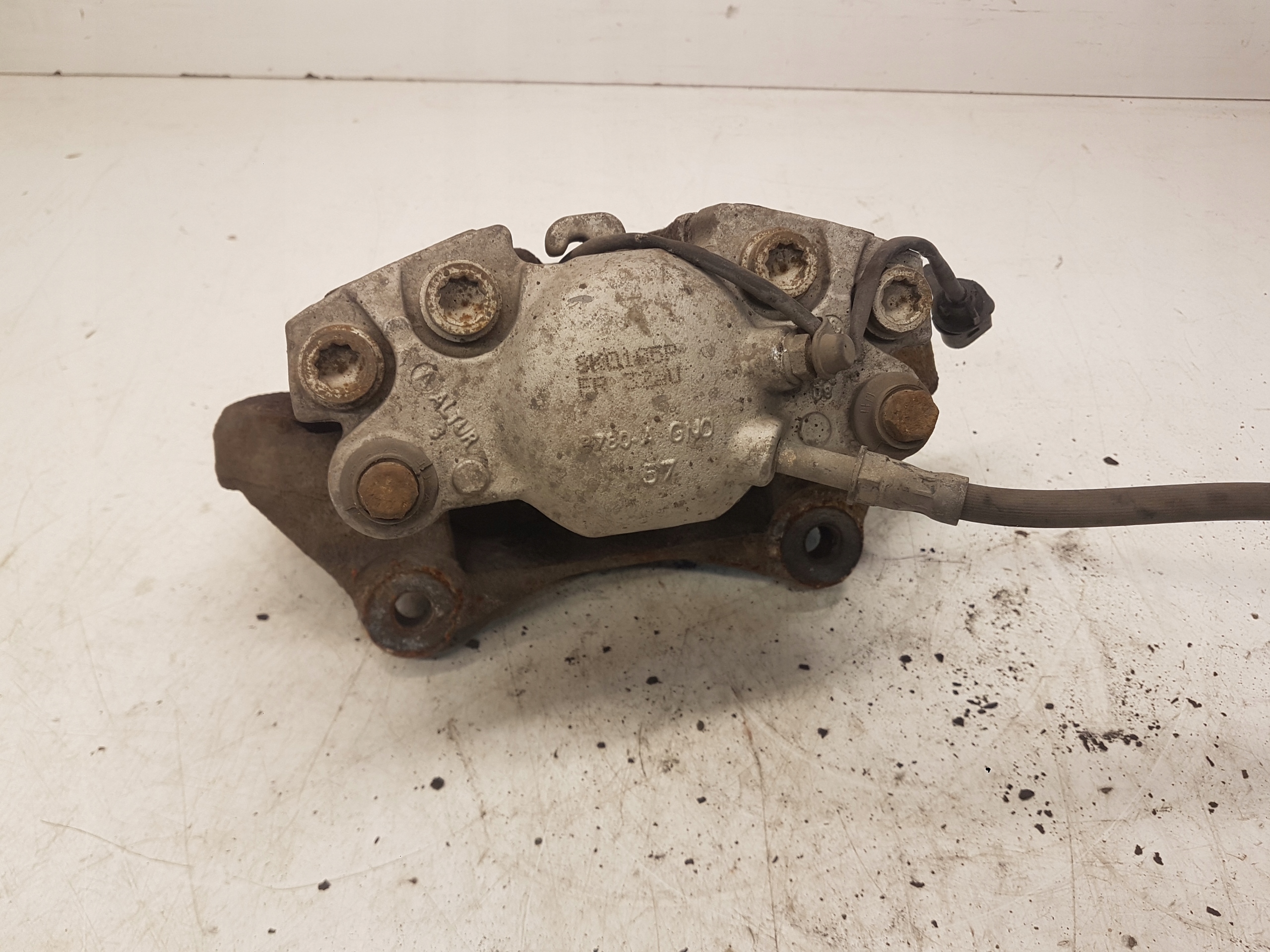 caliper brake left front AUDI A4 B8 A5 8K0105P