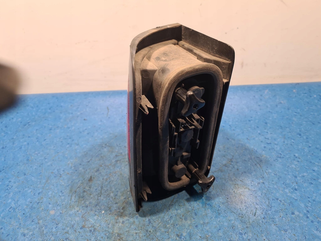 peugeot 806 фонарь правый внешний