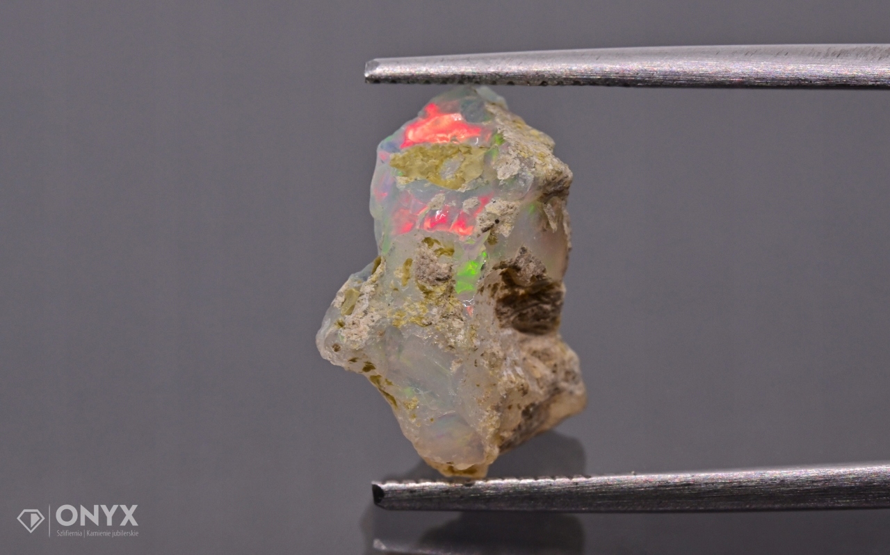 Opal z Etiopie hrudky 14x11 mm