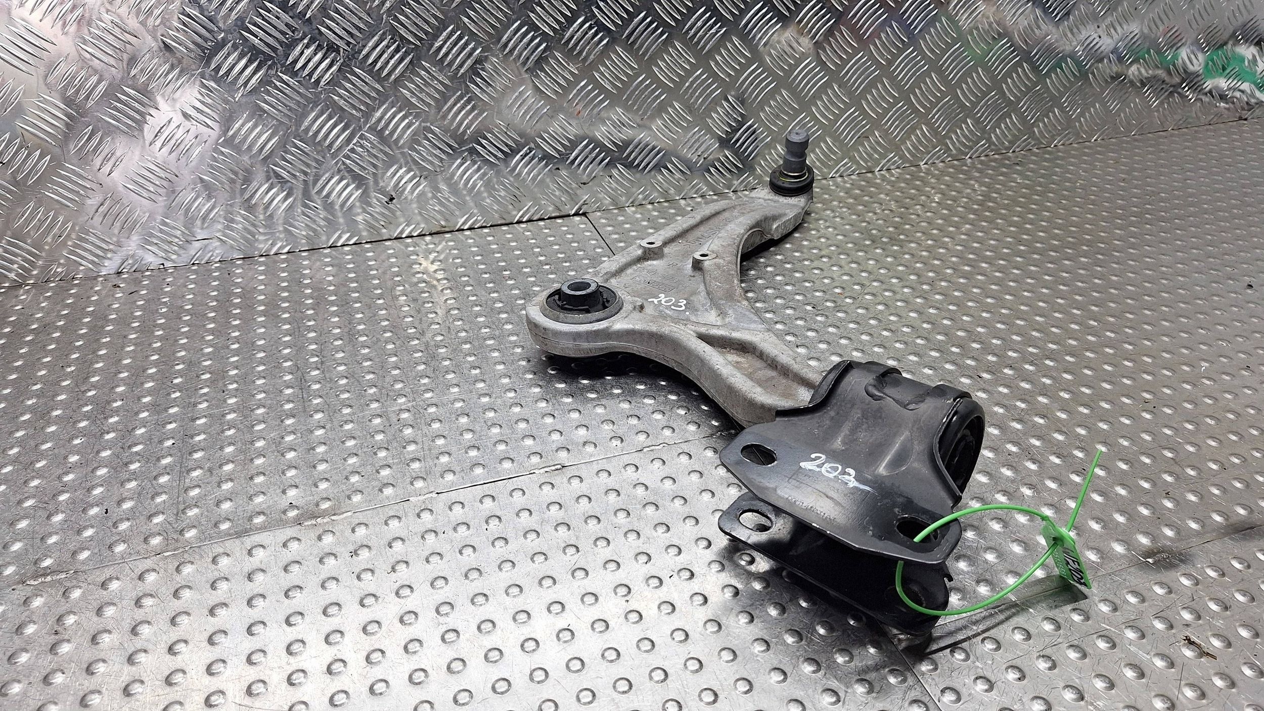 arm right front FG9C-3C339-ANA FORD MONDEO MK5