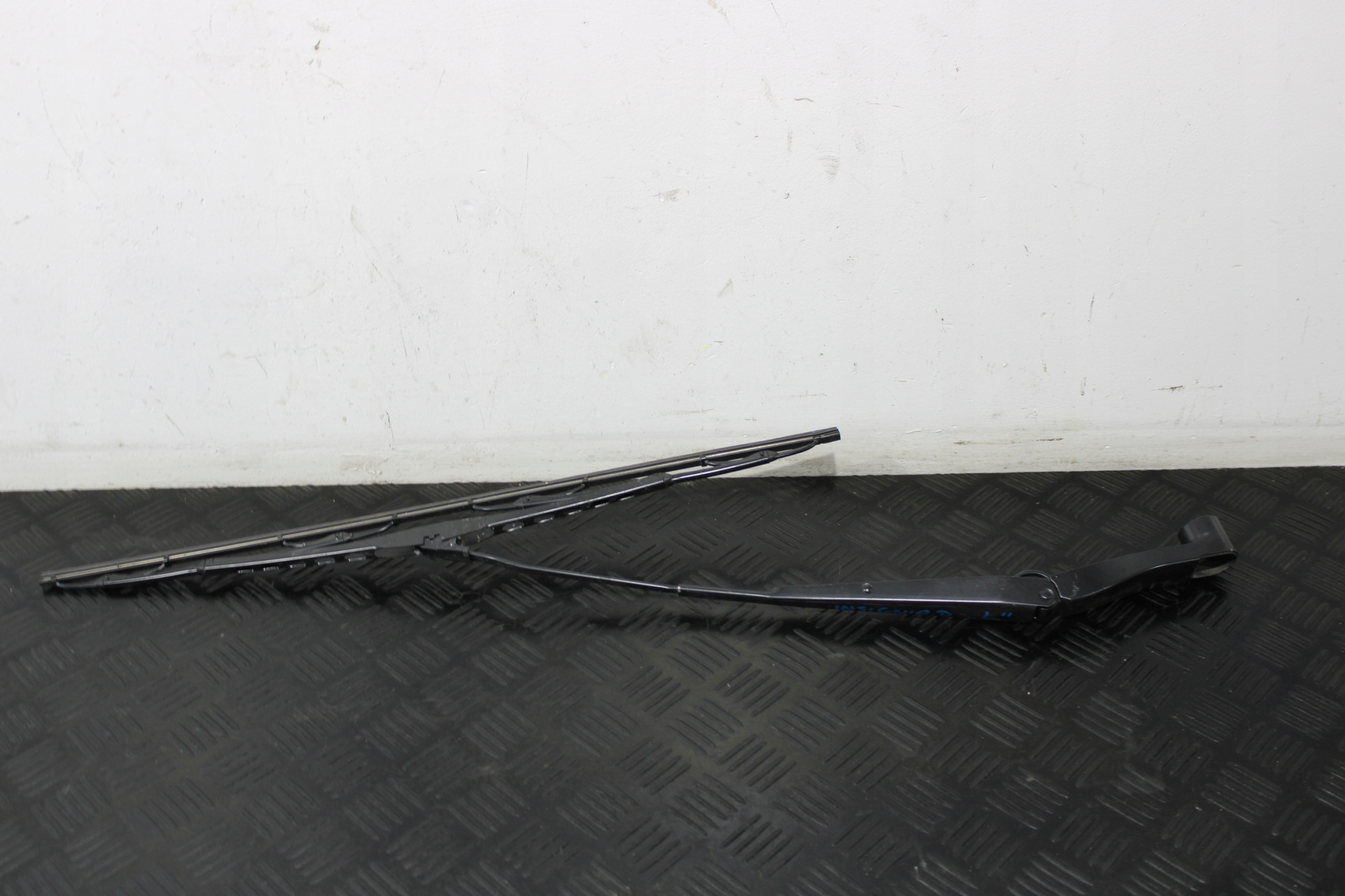 wiper arm wiper left OPEL INSIGNIA B LIFT