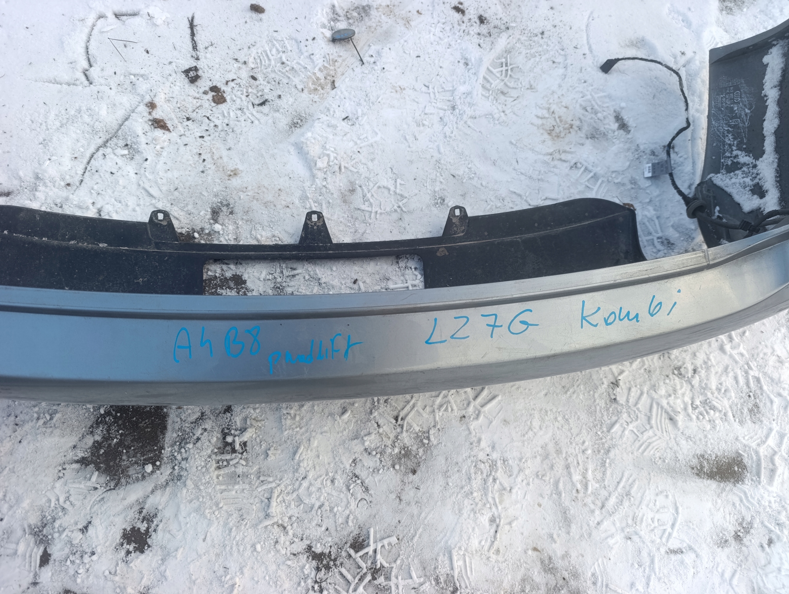 Stoßstange heck hinten Audi A4 B8 kombi PDC LY7G