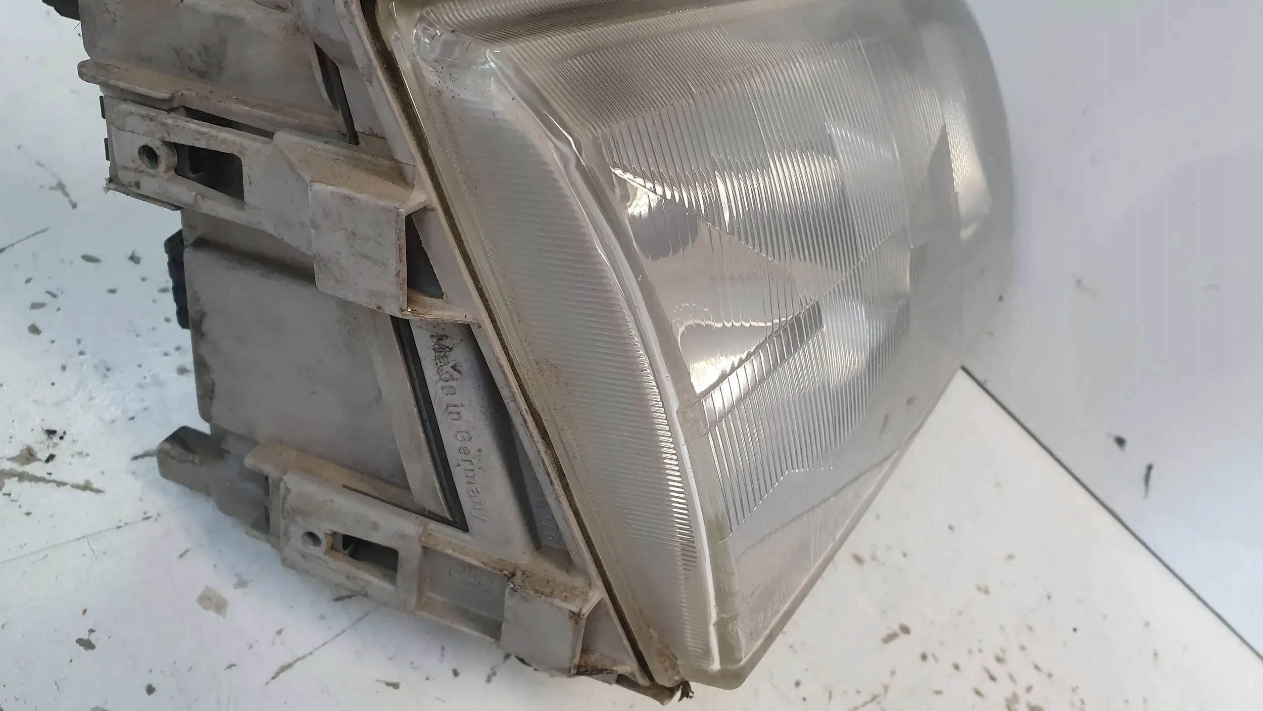 light front right 0301036200 MERCEDES C-KLASA W202 93