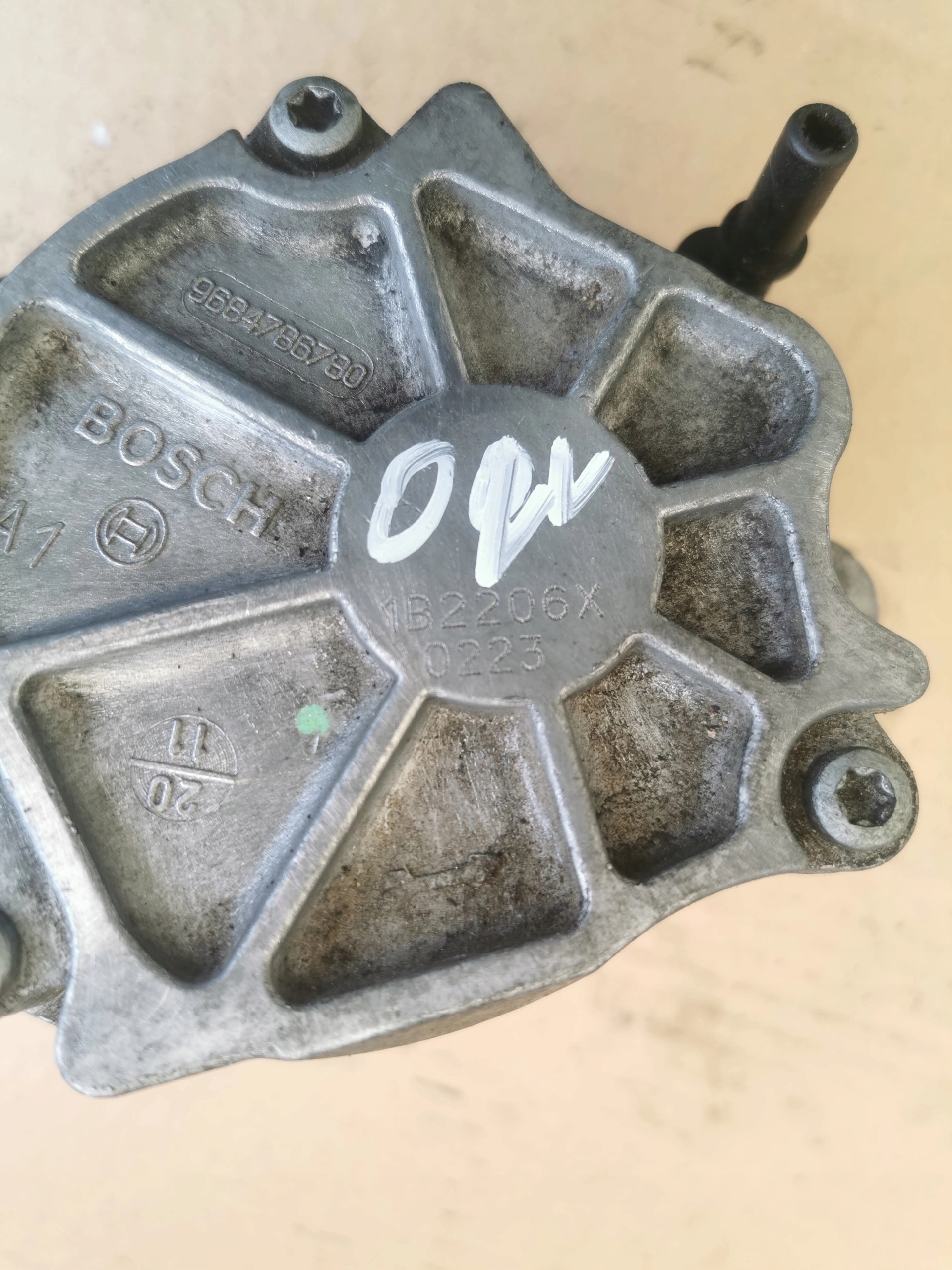 VACUM Pompa 9684786780 FORD C-MAX II FOCUS III B-MAX S-MAX 1.6HDI 115KM