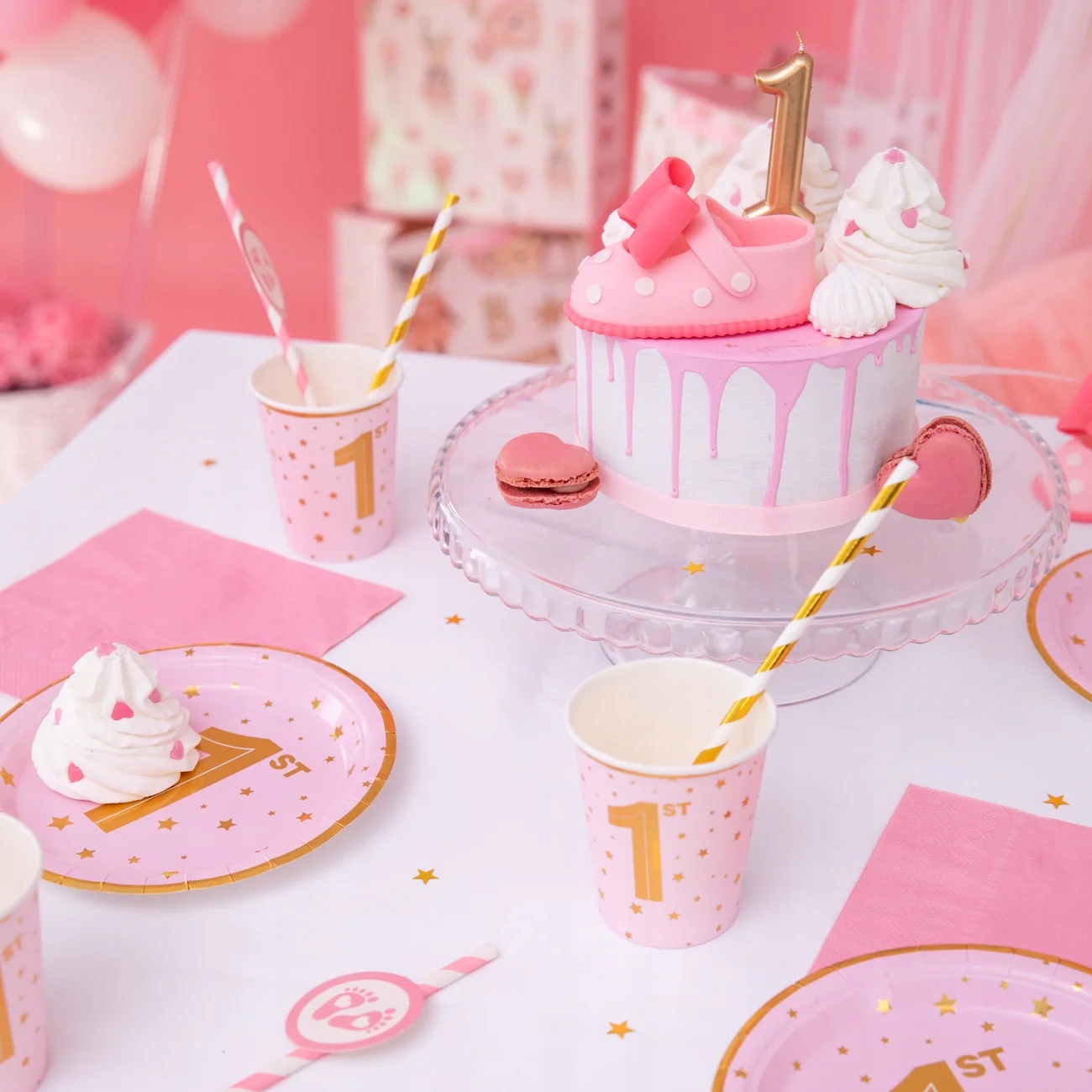 ZESTAW KUBKI TALERZYKI RÓŻOWE W ZŁOTE GWIAZDKI ROCZEK DZIEWCZYNKA 12szt Typ produktu jednorazowy