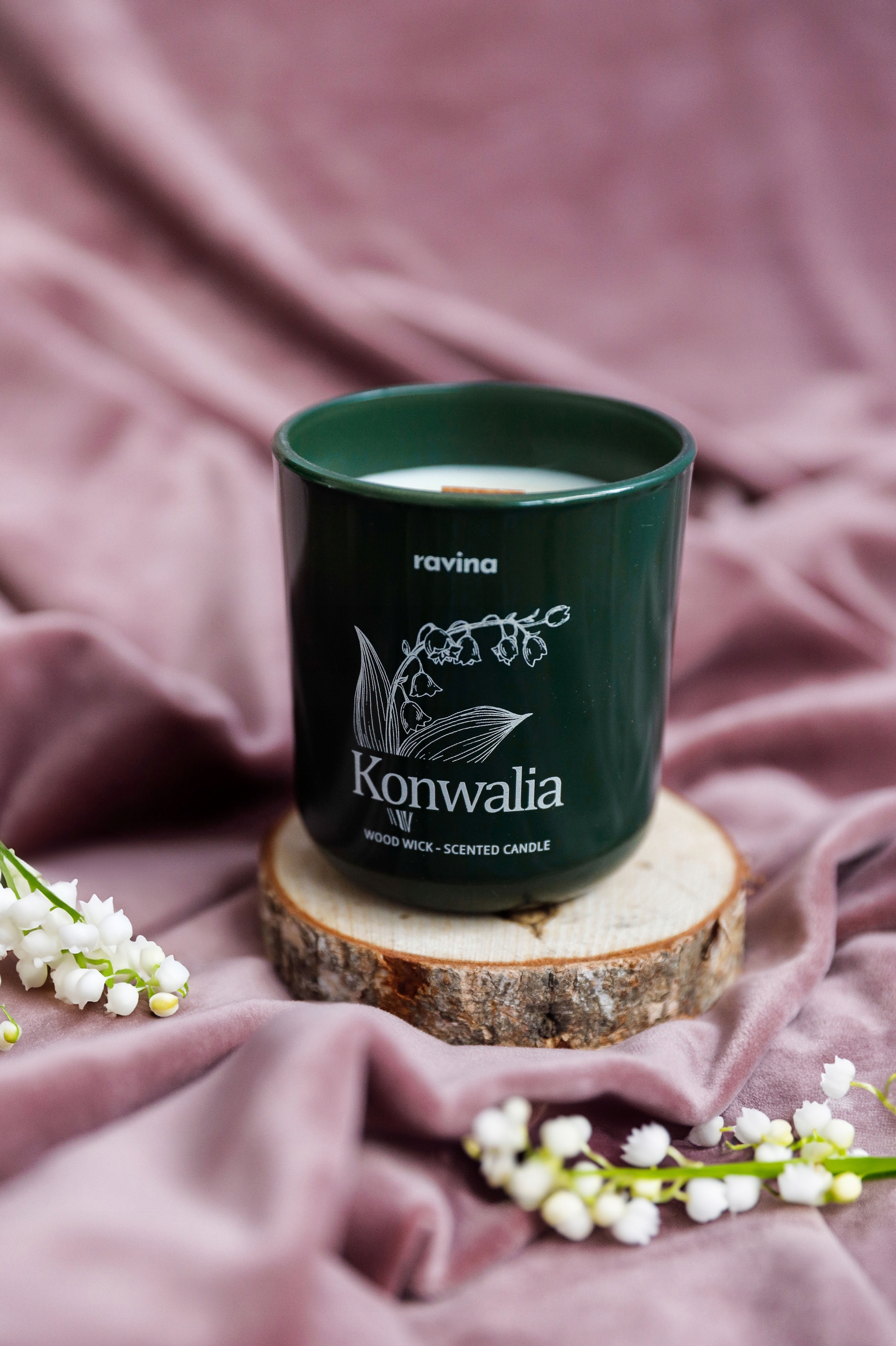 KONWALIA ŚWIECA SOJOWA ŚWIECZKA ZAPACHOWA DREWNIANY KNOT KONWALII KWIATOWY Marka Ravina
