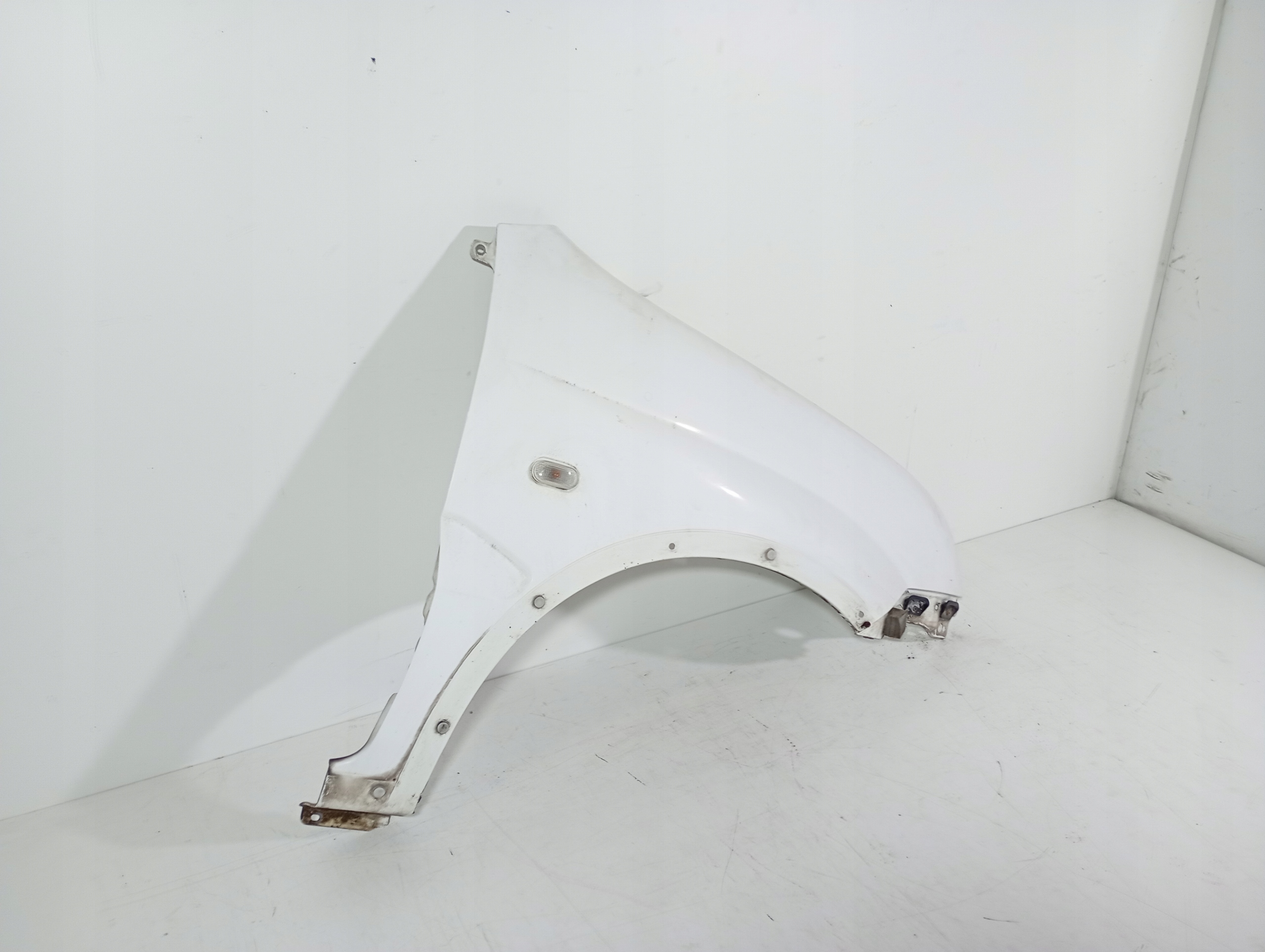 Suzuki IGNIS 2 II 00-06 fender right front front kod lakieru 26U