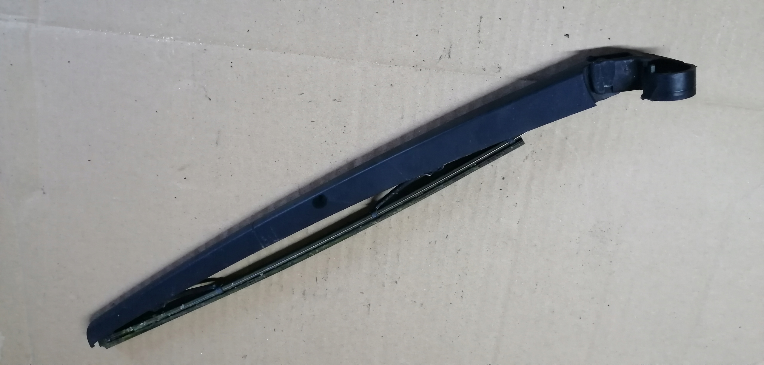 RAMIĘ WYCIERACZKI TYŁ AUDI A3 8P 5D