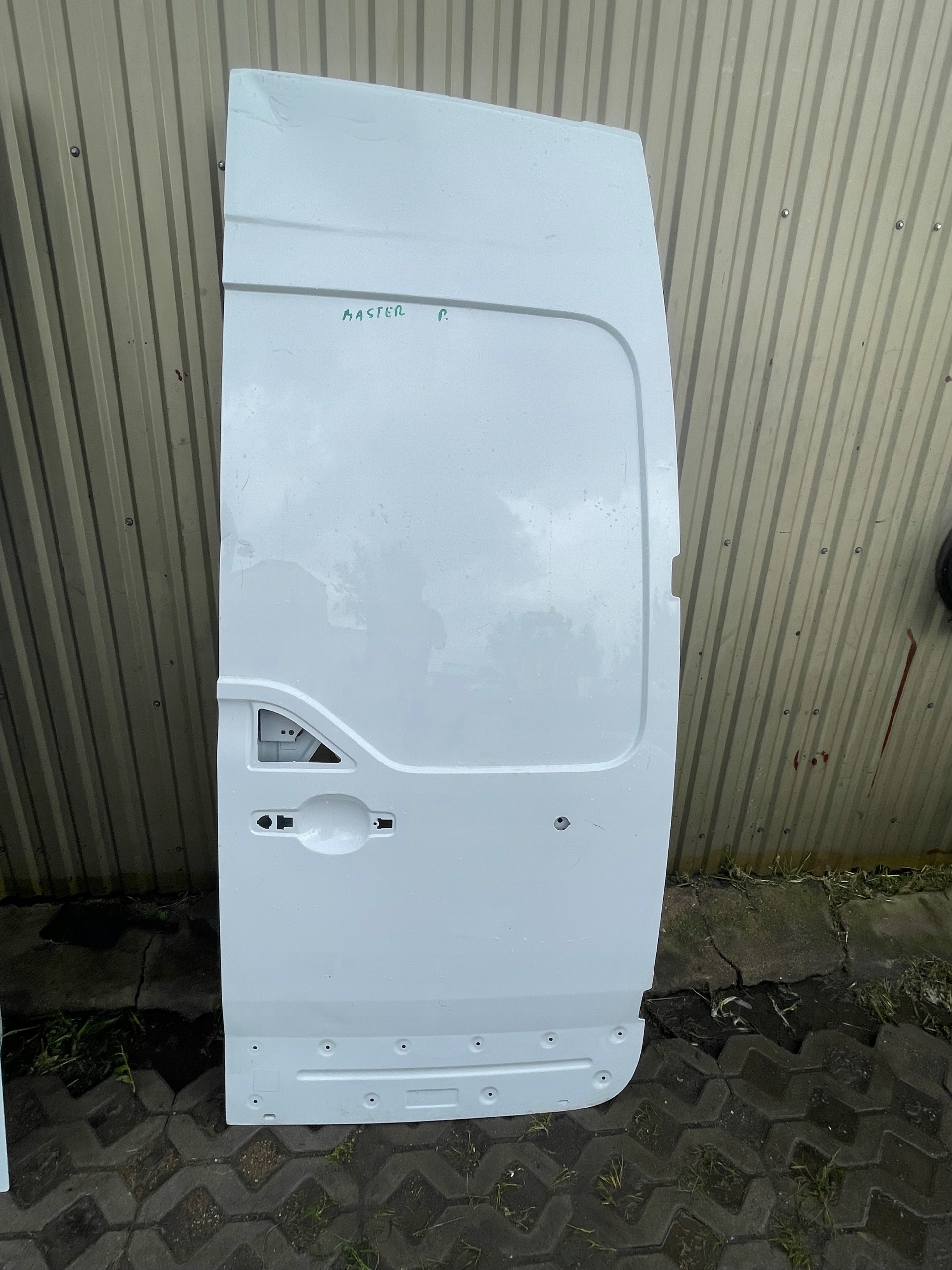 RENAULT MASTER IV 4 door TYNE left and right