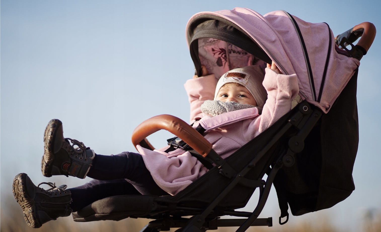 WÓZEK SPACEROWY SPACERÓWKA - MoMi ESTELLE ZIELONY - MAŁY LEKKI WALIZKA Kolor producenta Zielony