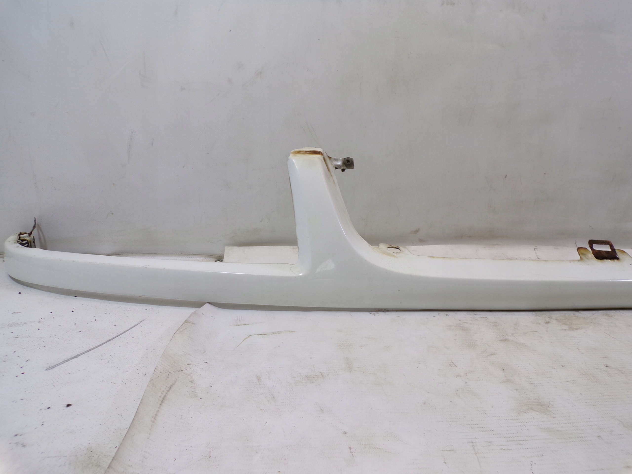 LISTAWA below LAMPAMI VOLKSWAGEN PASSAT B4
