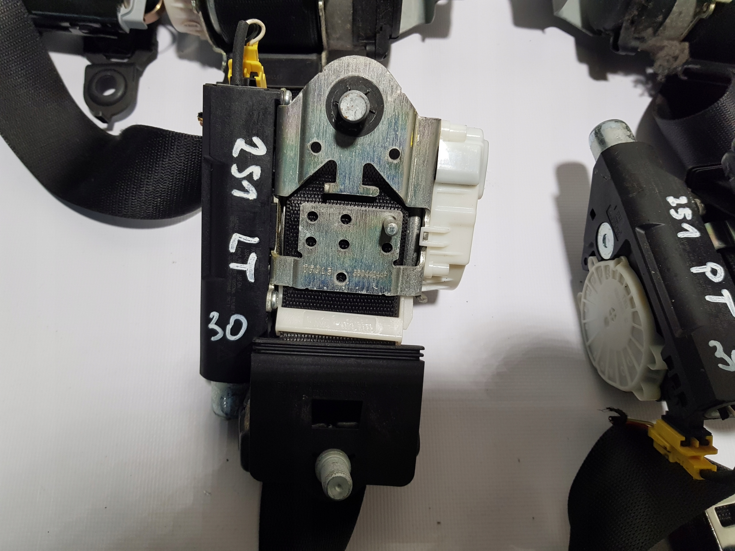 tension belts front left right KOMPLET MERCEDES W251