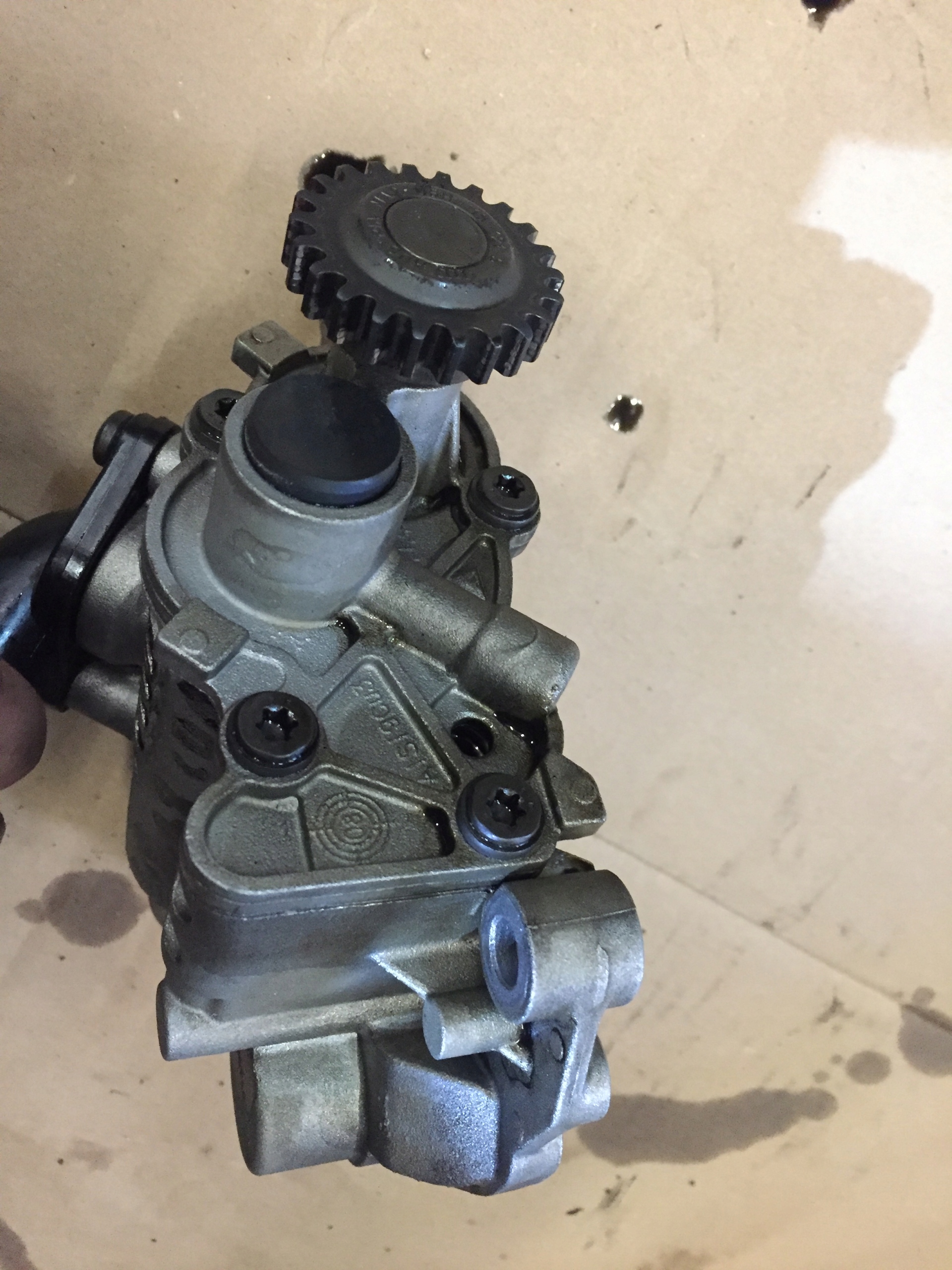AUDI A4 B8 2.0 TFSI Ölpumpe CDNC 06H115105AF