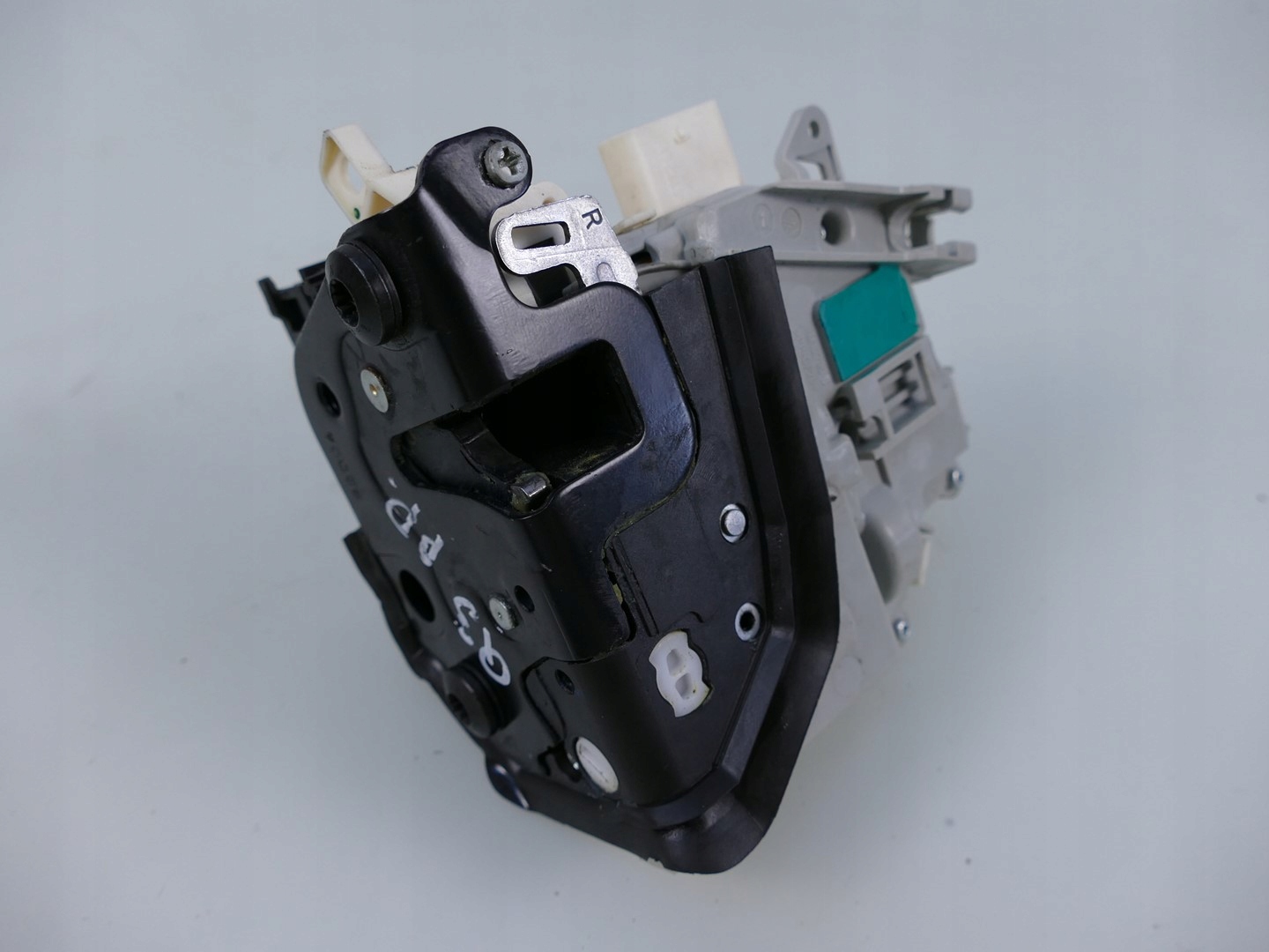 AUDI Q3 8U lock door right front front Q5 A4 A5 A6 8J1837016F