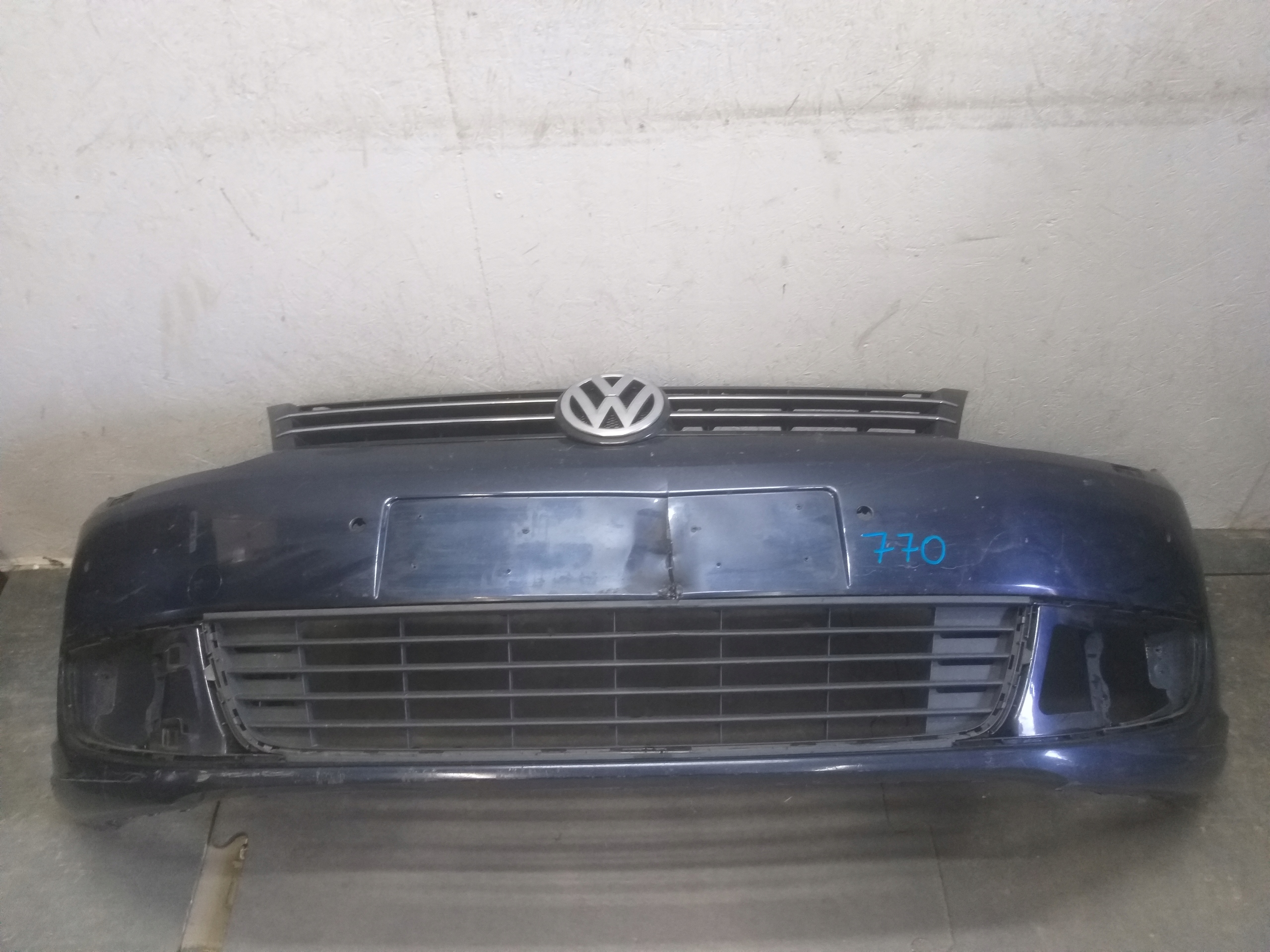 bumper front VW TOURAN 10-15 1T0