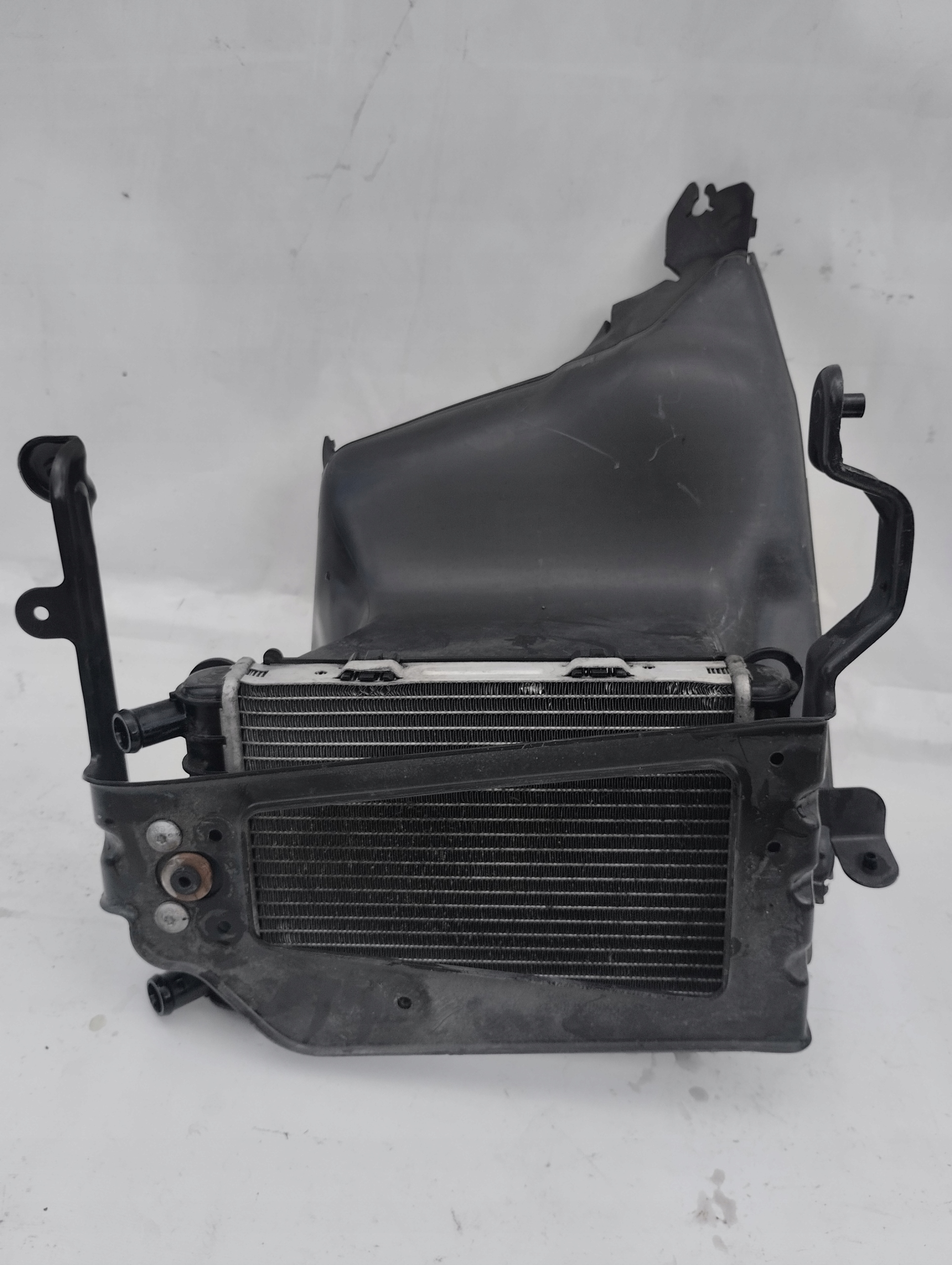 AUDI Q7 4M supplementary water cooler