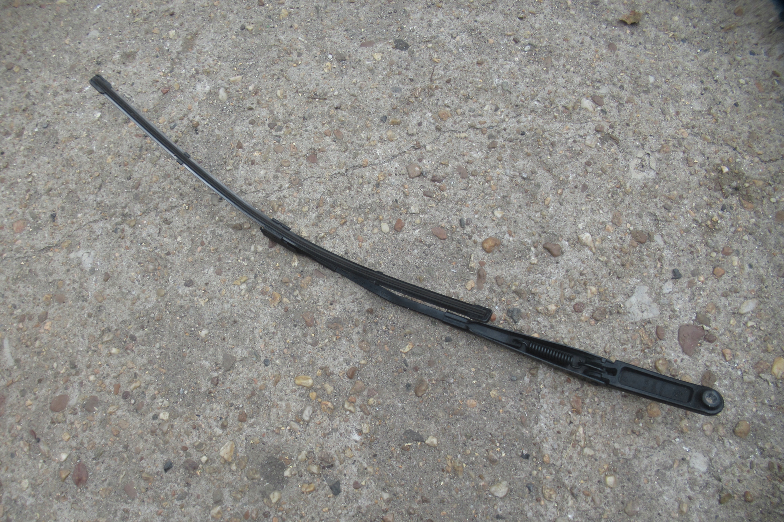 AUDI A4 B9 3.0 TDI 18R wiper arm left 8W1955407