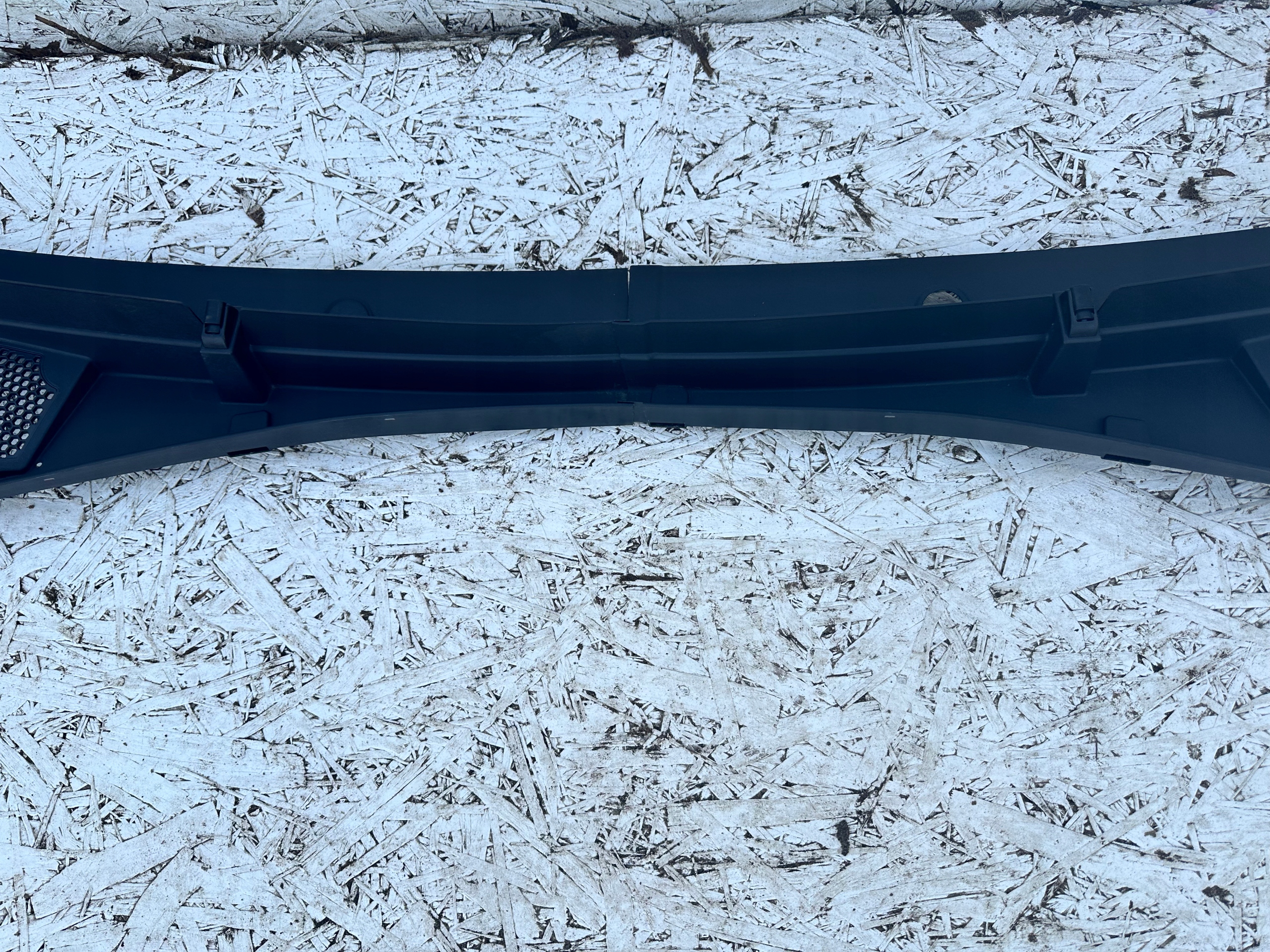 FABIA IV PODSZYBIE GÓRNE PLASTIKOWE PRAWE LEWE 6VA819415 6VA819416 Producent części Skoda OE