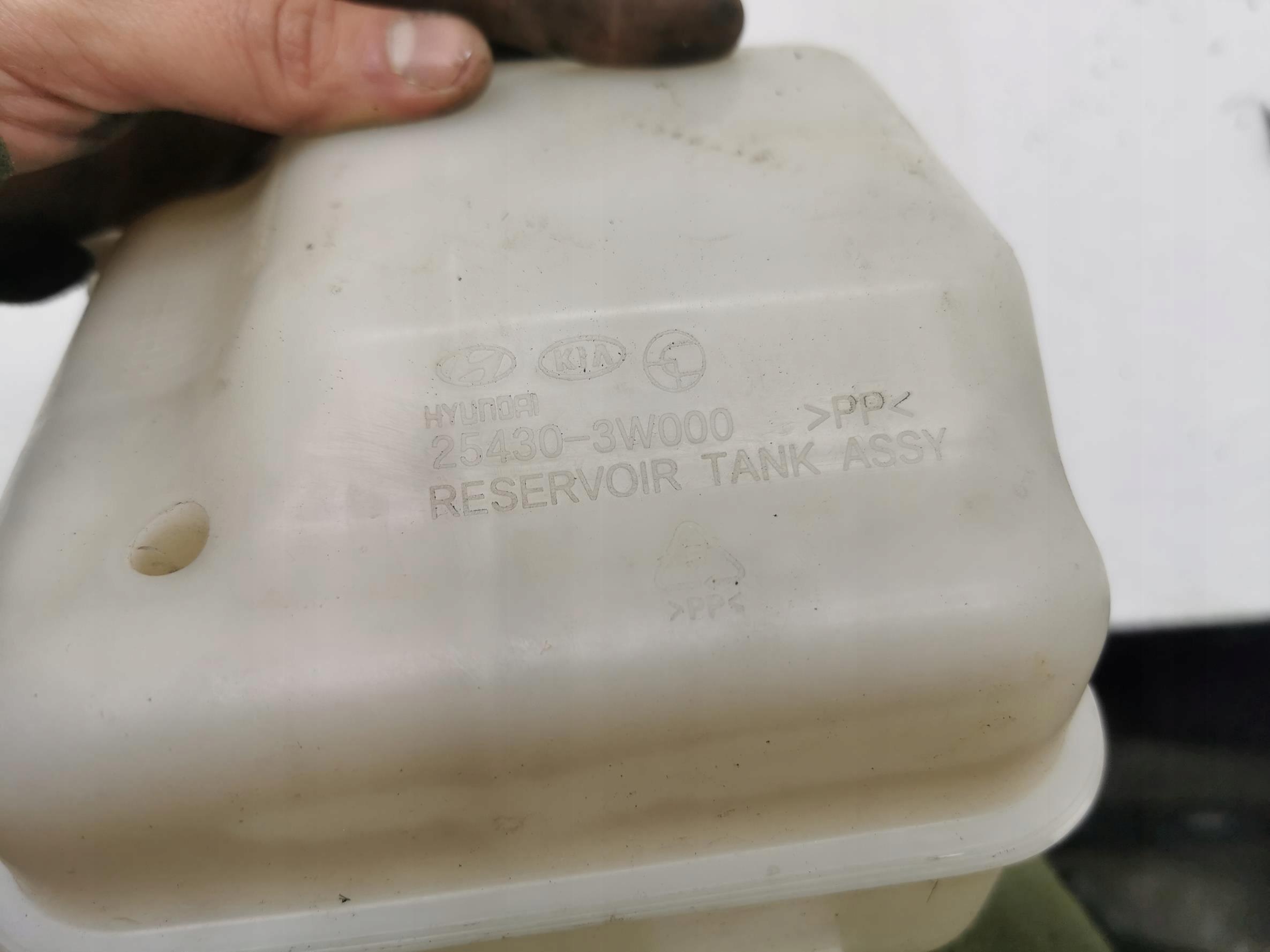 Scheibenwaschbehälter KIA CARENS IV 1.7 25430-3W000