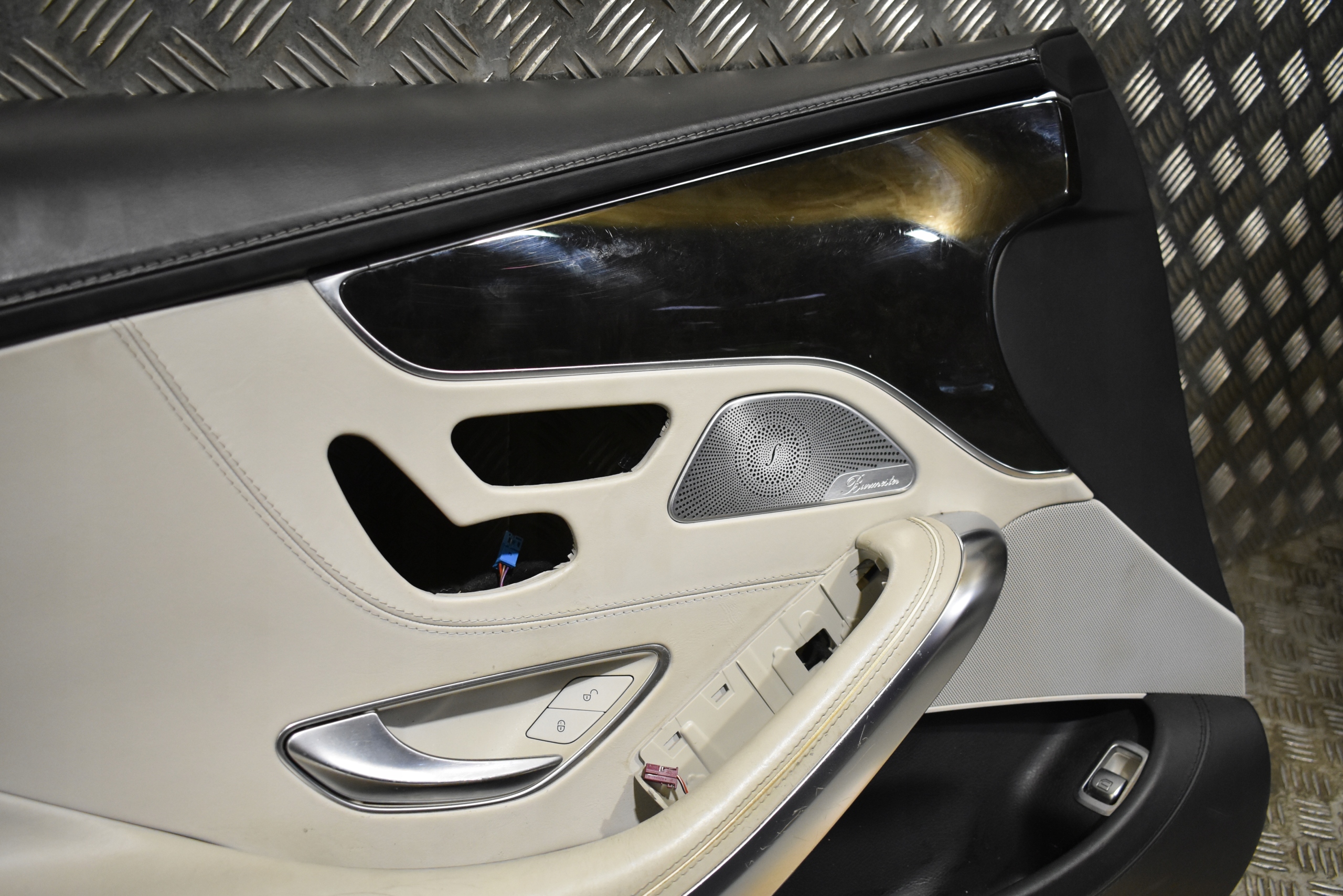 side upholstery door PRZEDNICH left MERCEDES W217 1