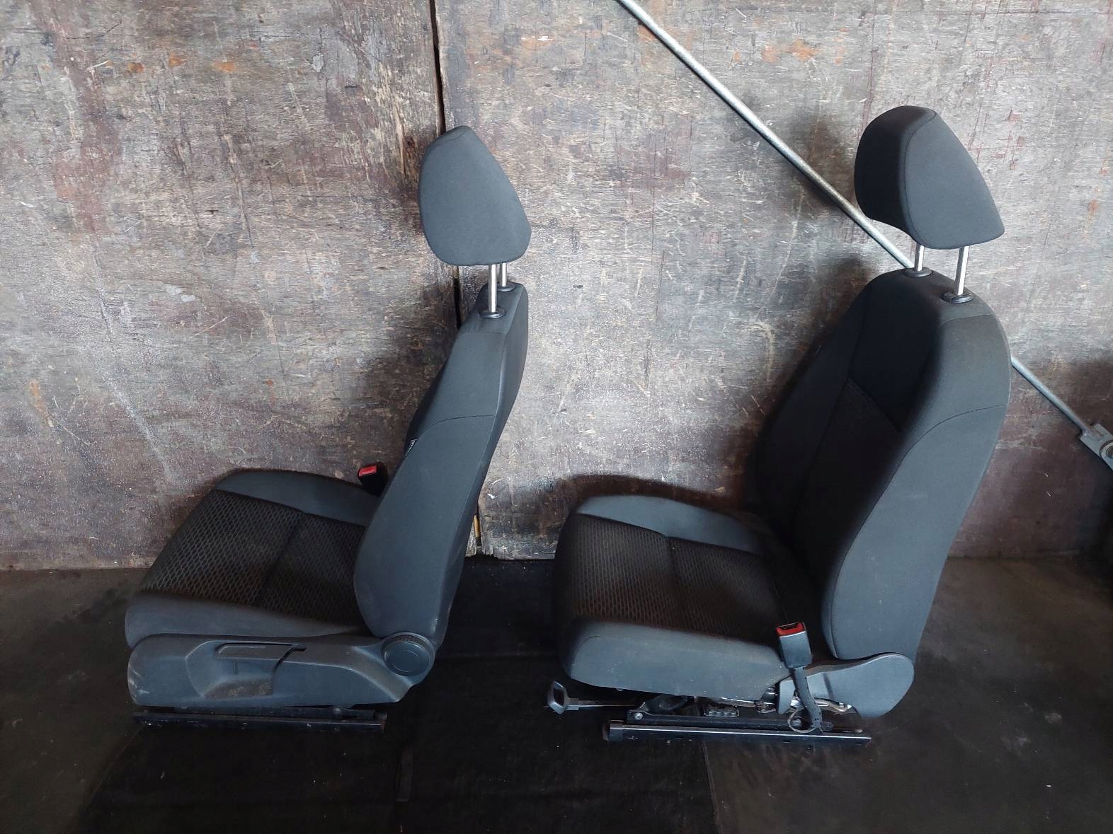 seats KOMPLET left right seat rear part + side VOLKSWAGEN GOLF VI HB 5D