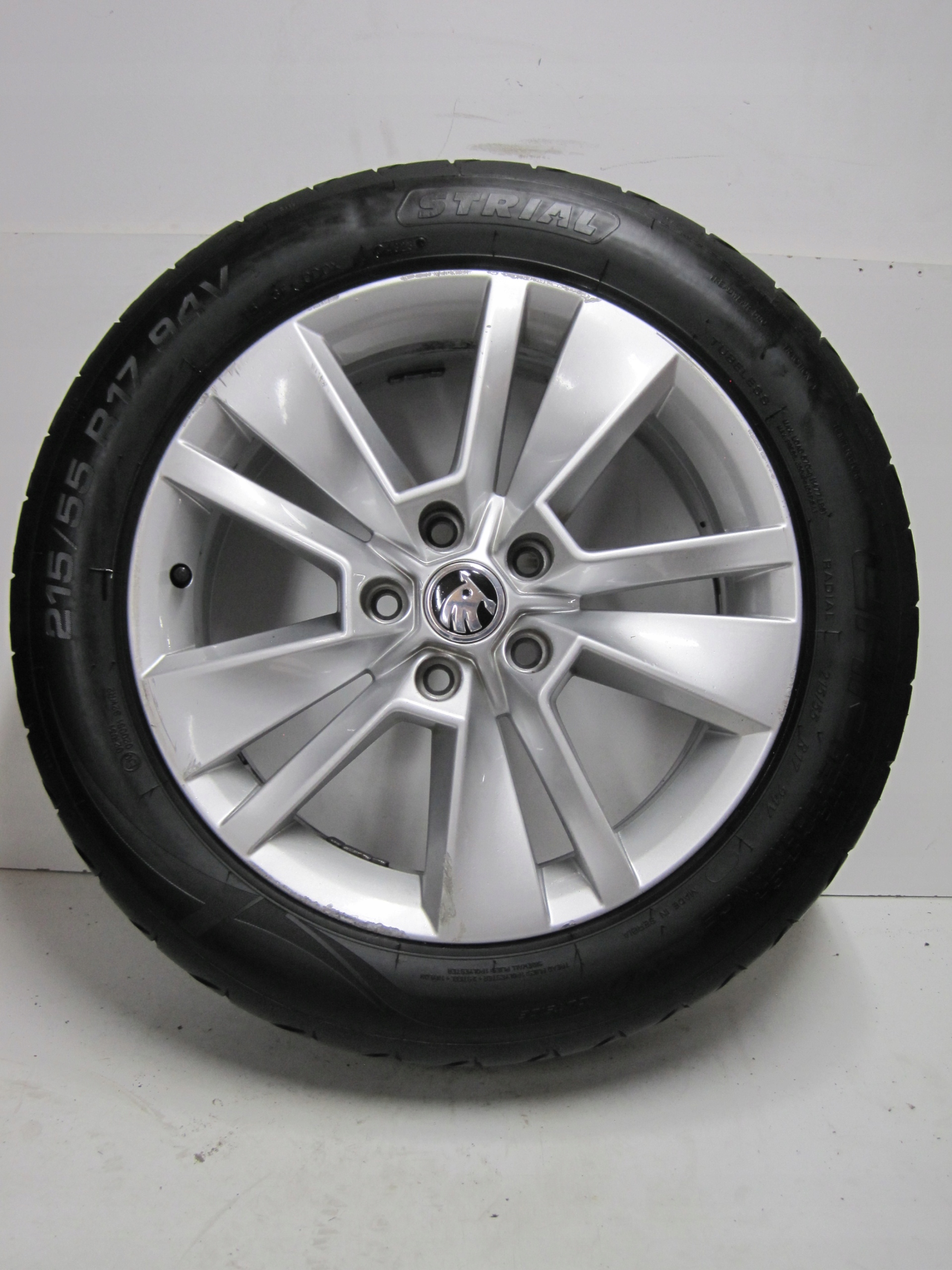 wheels discs tyres SKODA KAROQ R17 6 5 mm